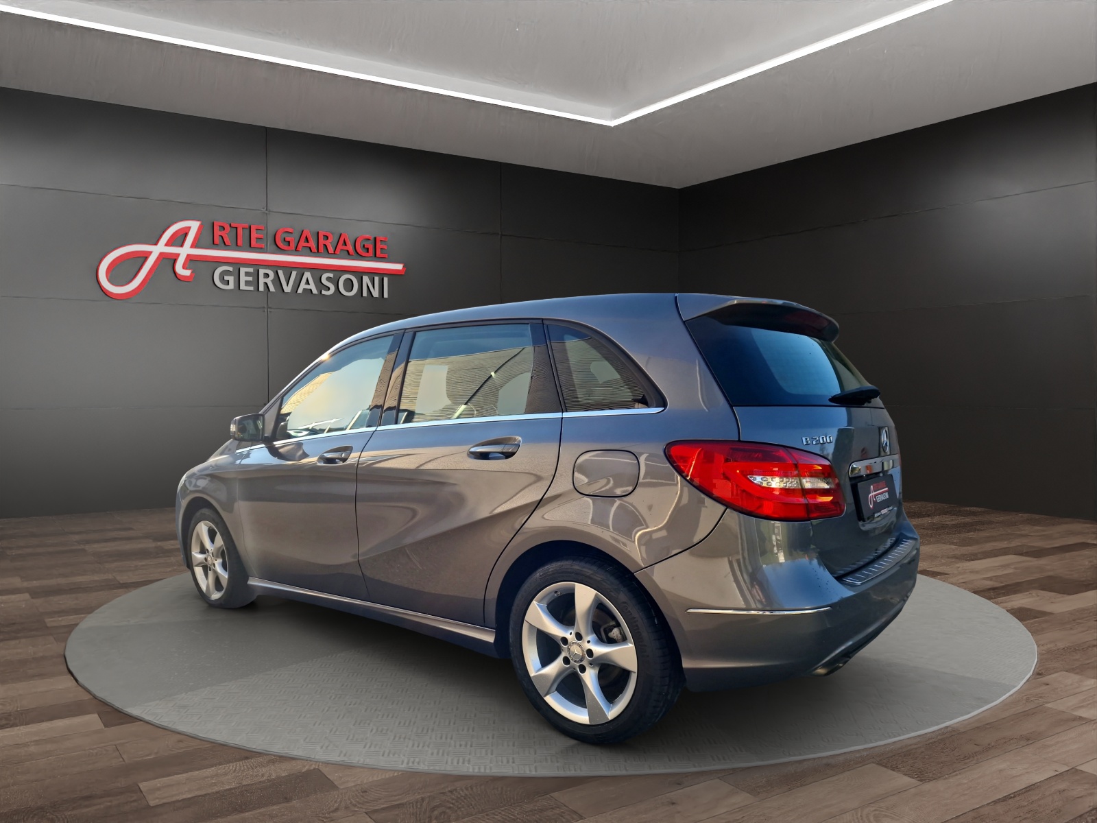 MERCEDES-BENZ B 200-image-6