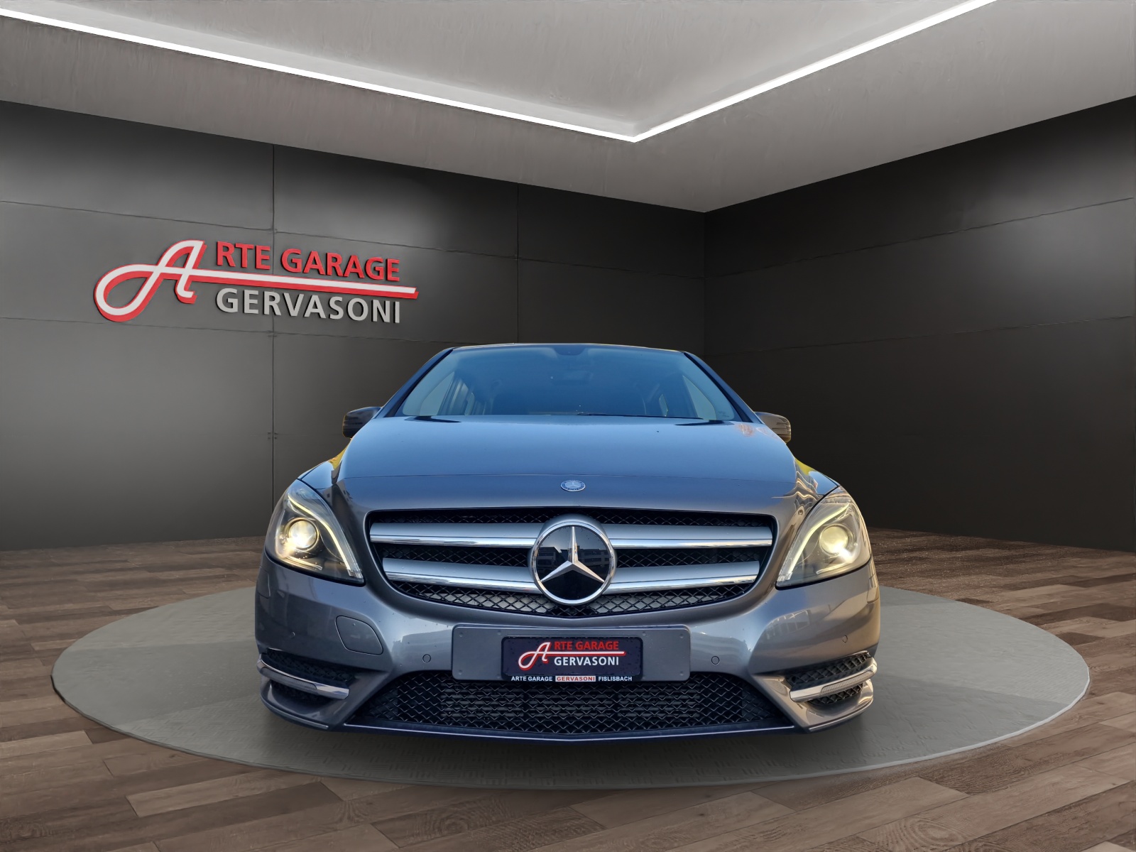 MERCEDES-BENZ B 200-showroom-element-1