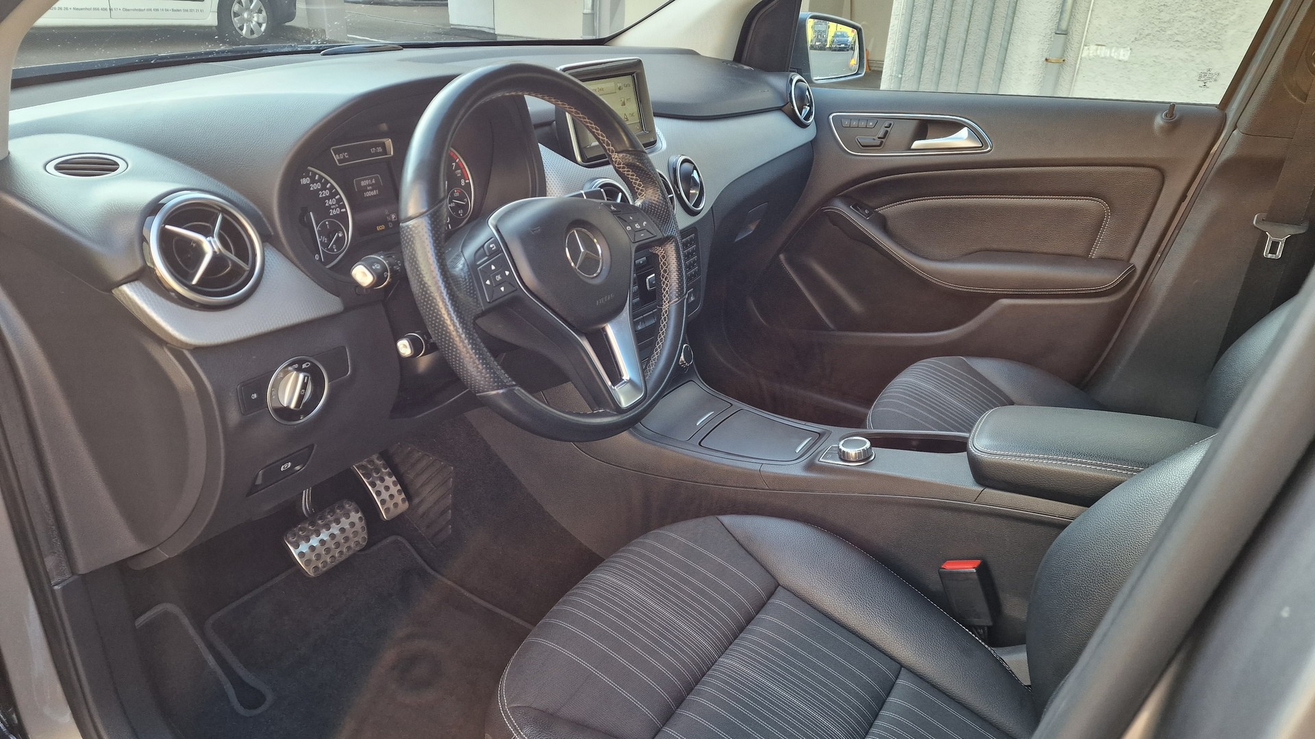 MERCEDES-BENZ B 200-image-8