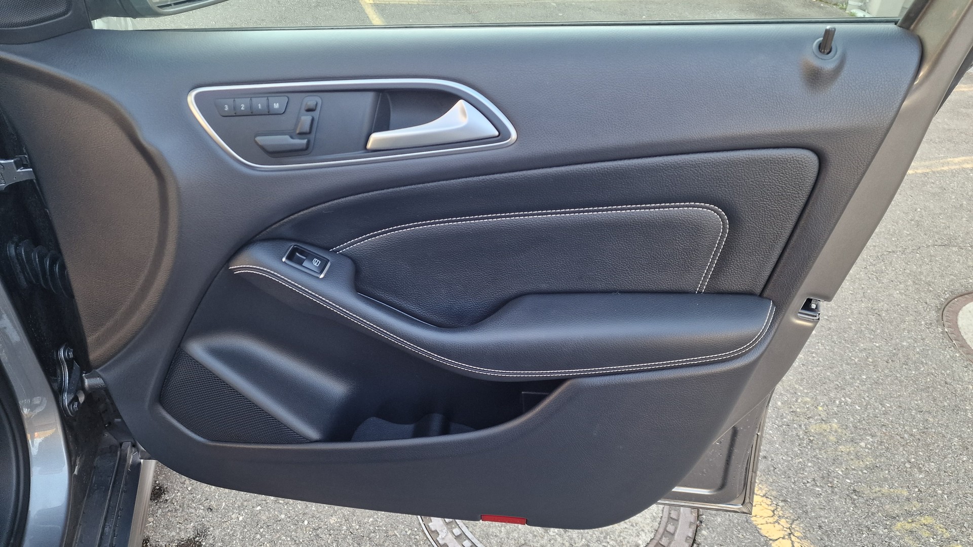 MERCEDES-BENZ B 200-image-17