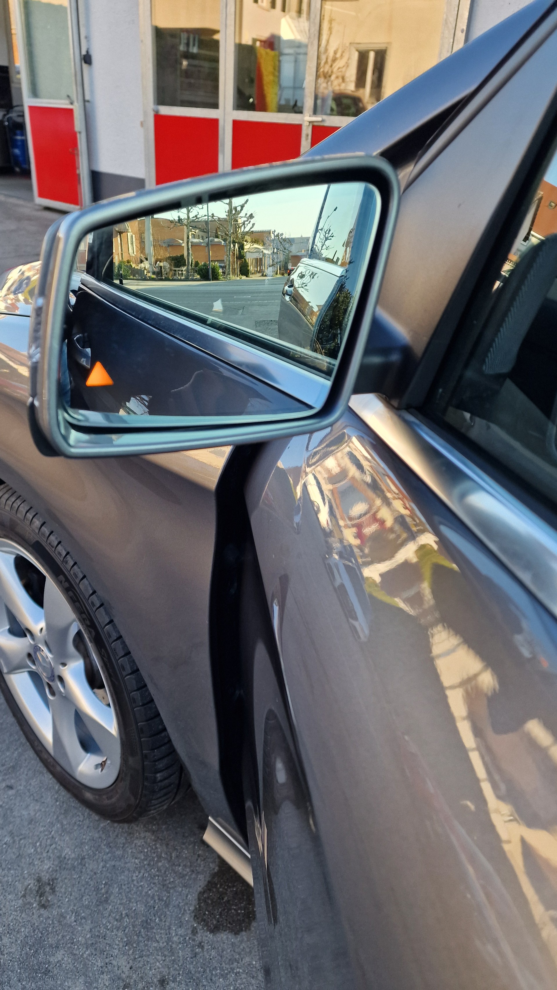 MERCEDES-BENZ B 200-image-14