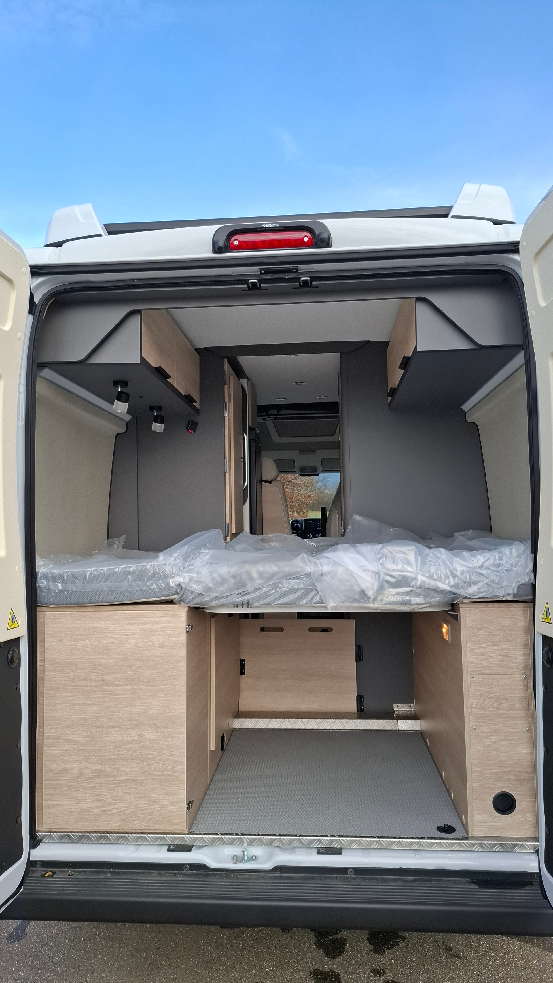 DREAMER D55 UP Fun+ Automatique 4 places (6m toit relevable)-image-10