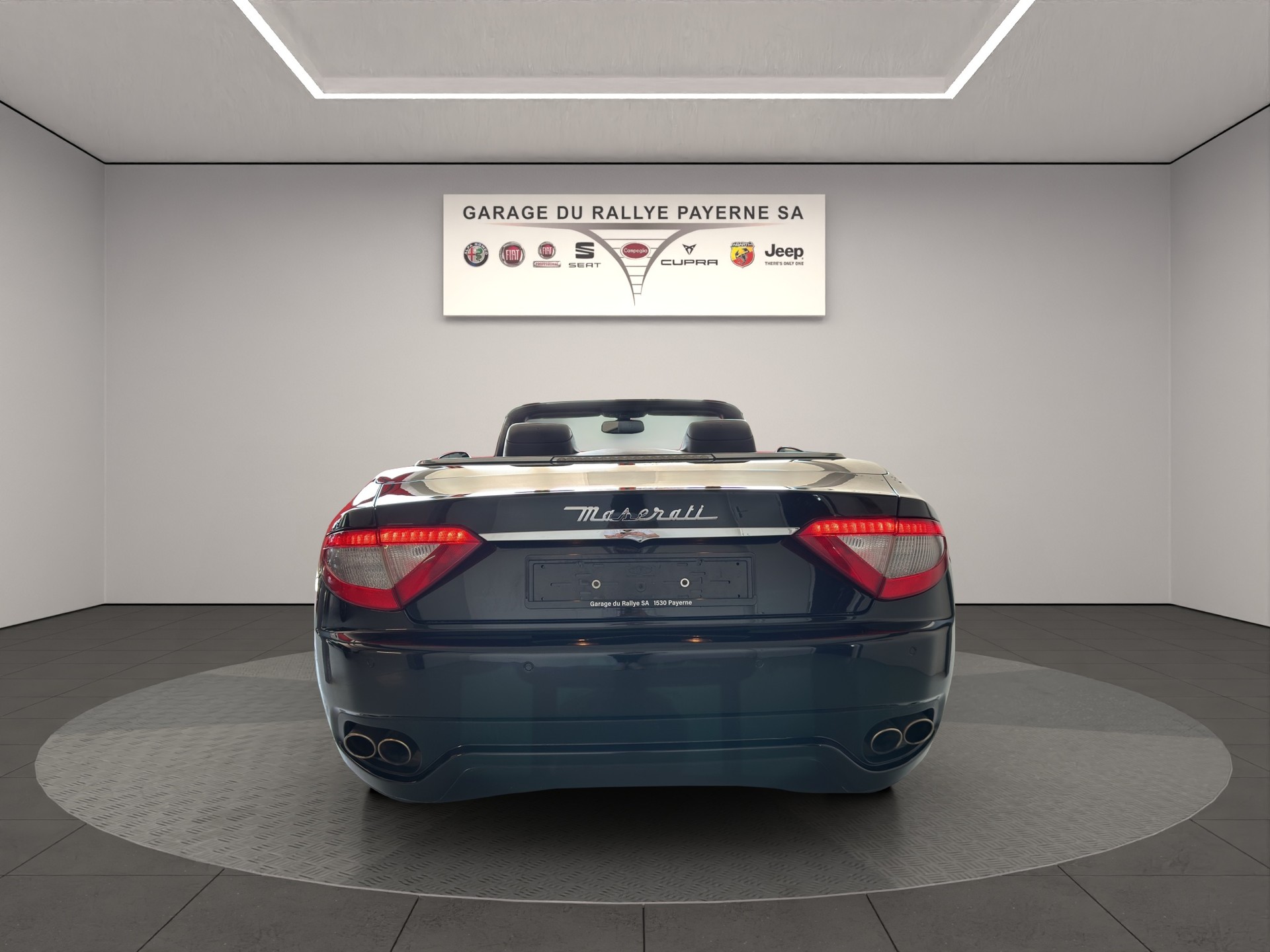 MASERATI GranCabrio Automatica-showroom-element-3