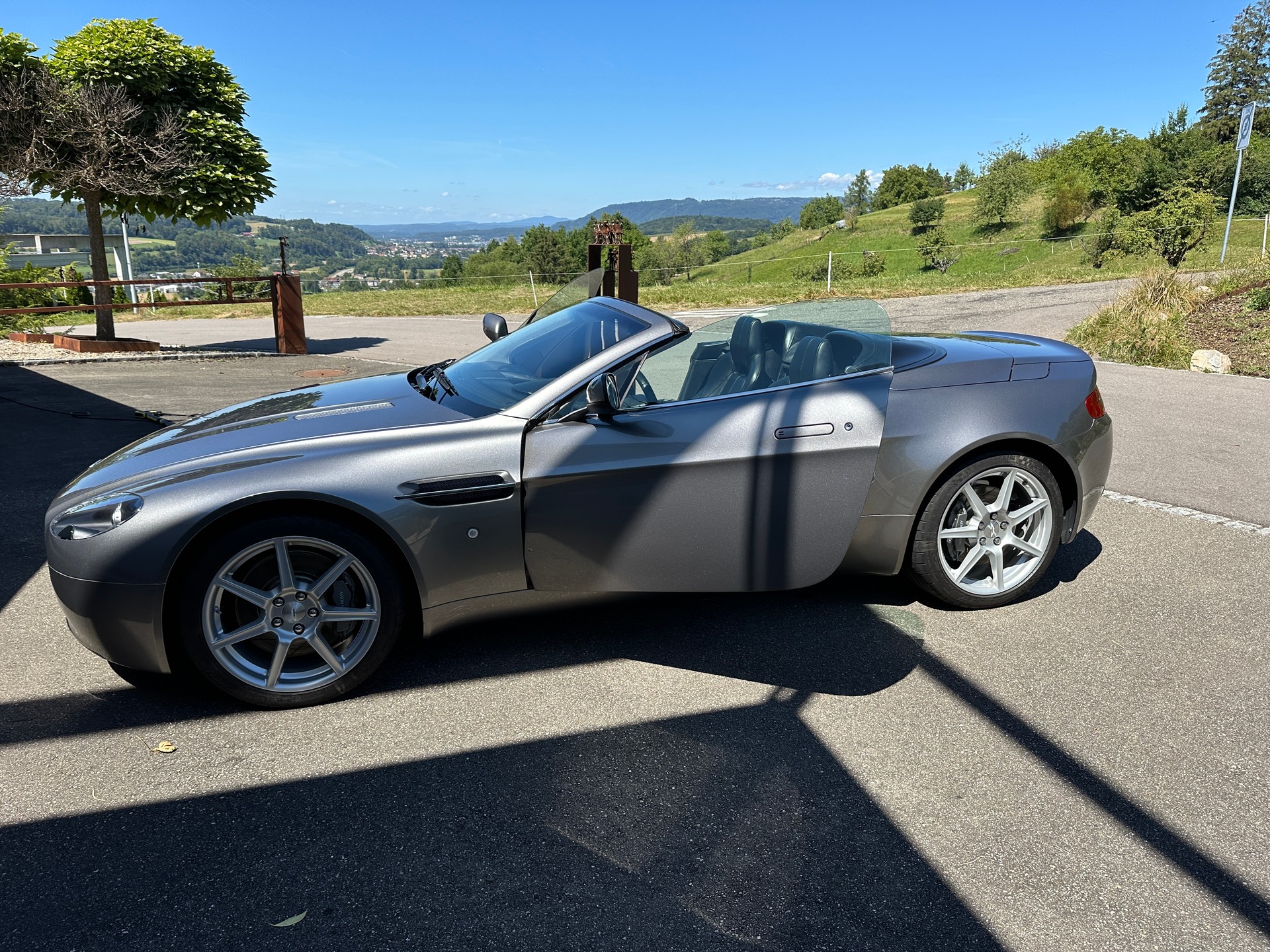 ASTON MARTIN V8 Vantage 4.3 Sportshift-image-2