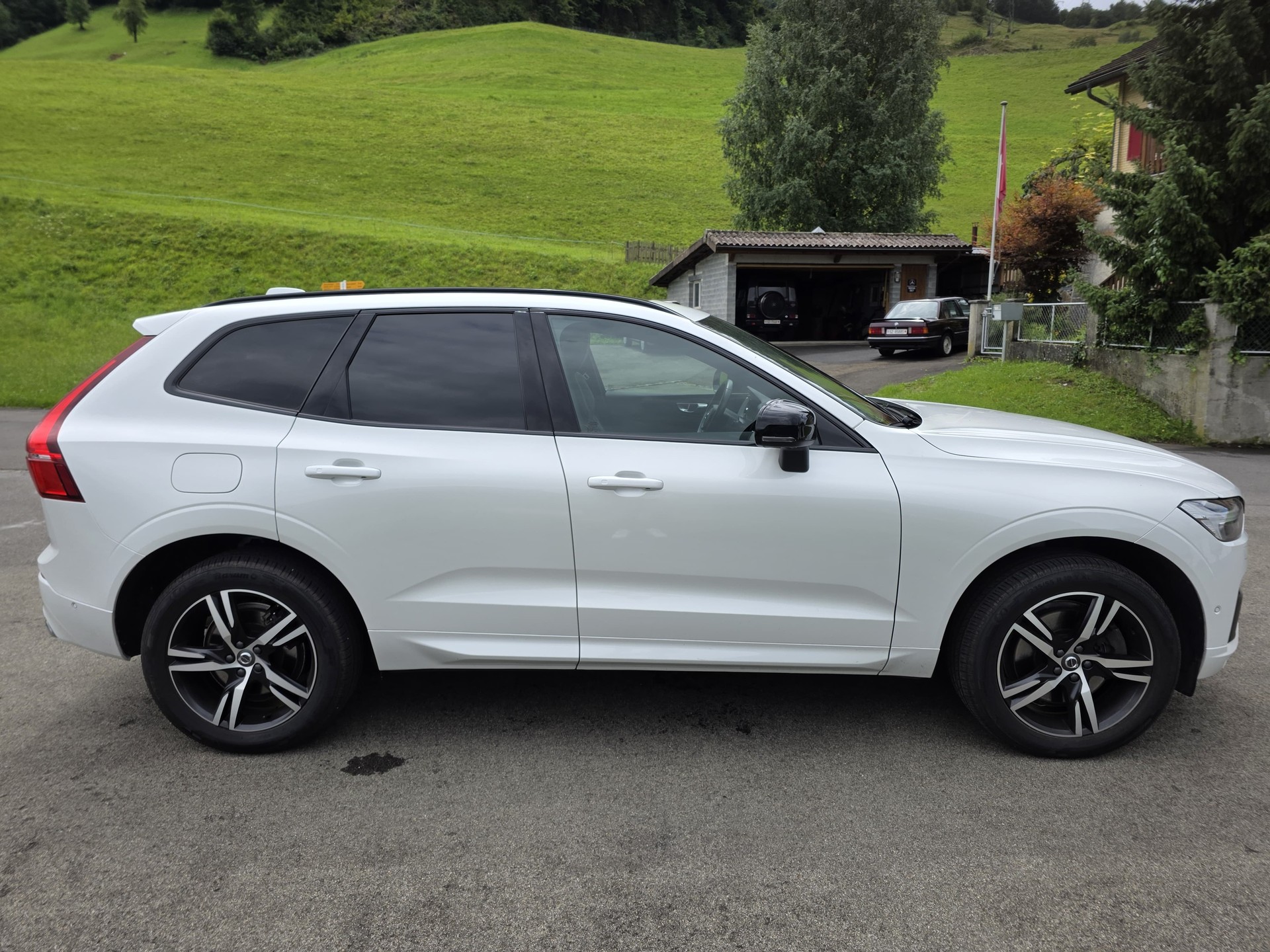 VOLVO XC60 T8 eAWD R-Design Geartronic-image-1