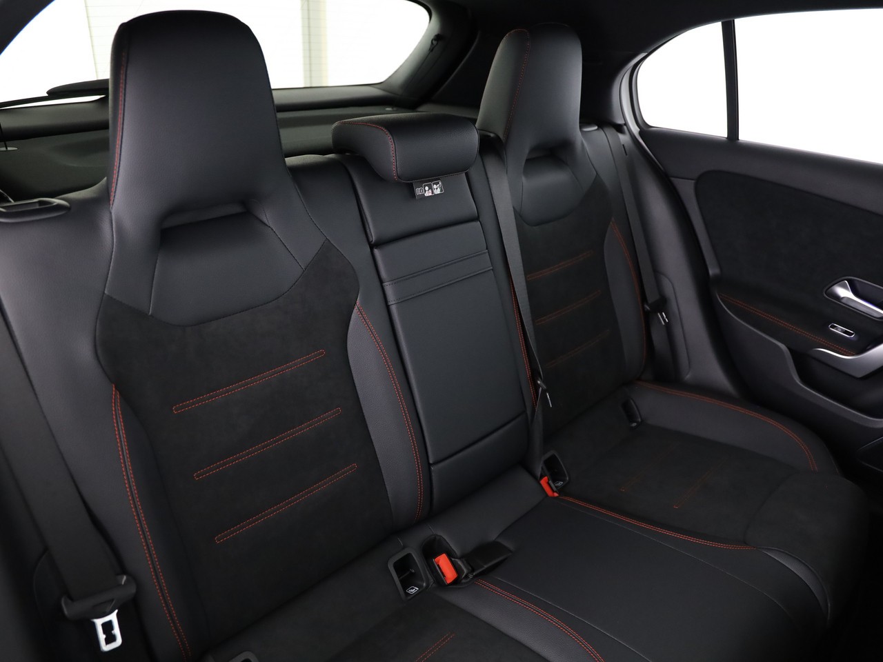 MERCEDES-BENZ A 250 e EQ Star 8G-DCT-image-14