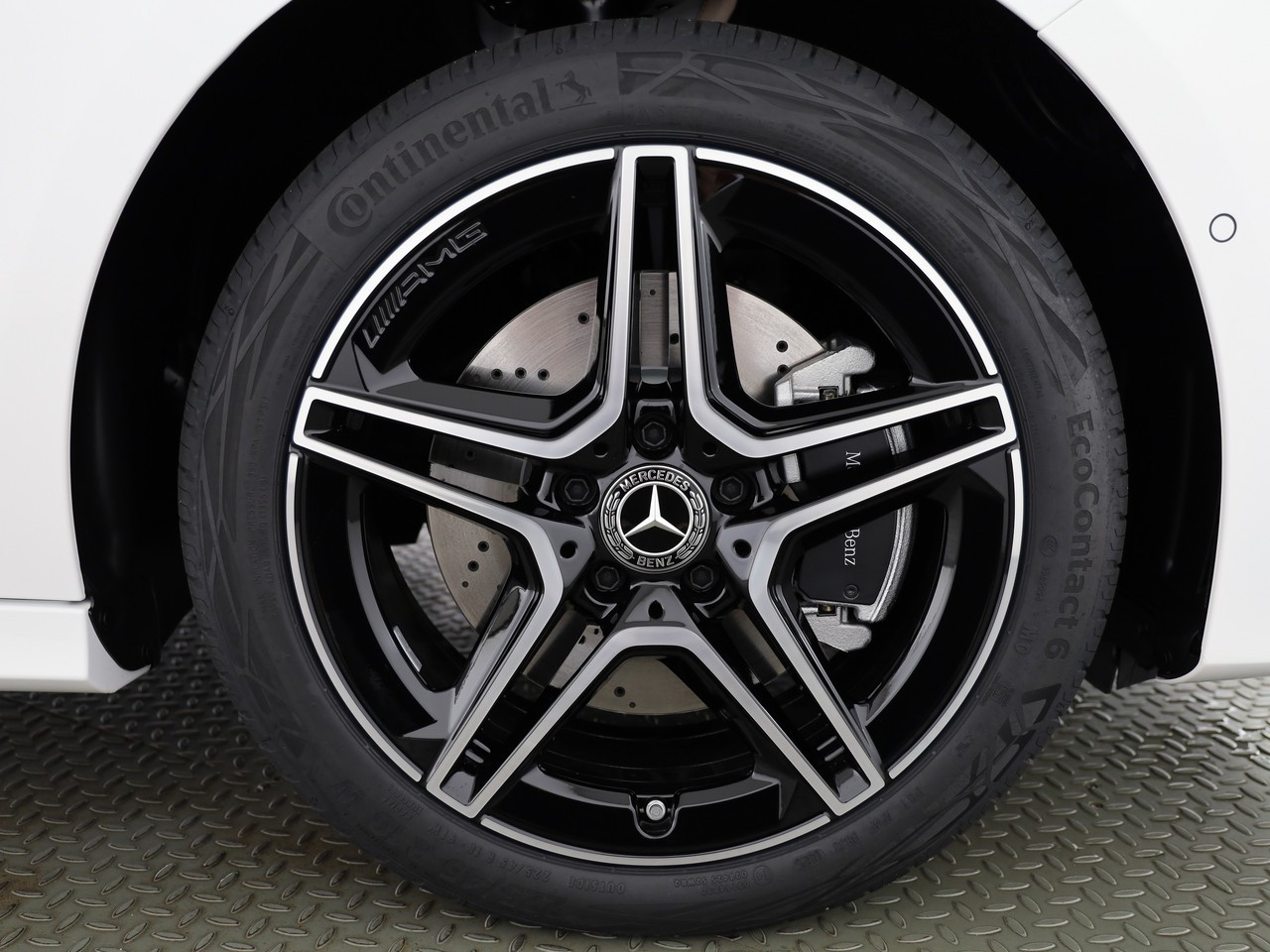 MERCEDES-BENZ A 250 e EQ Star 8G-DCT-image-21