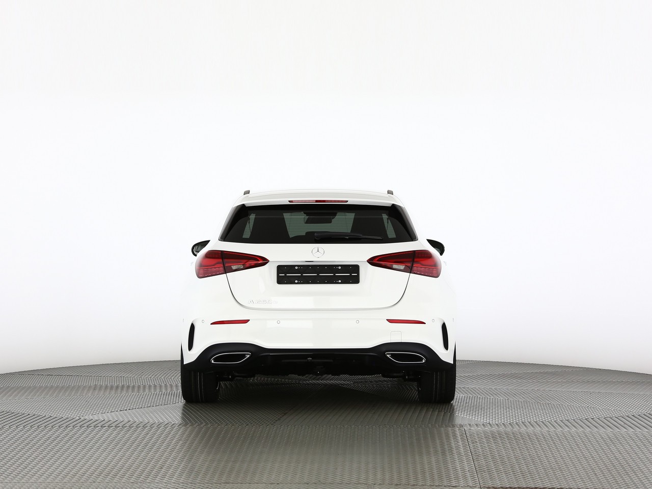 MERCEDES-BENZ A 250 e EQ Star 8G-DCT-image-4