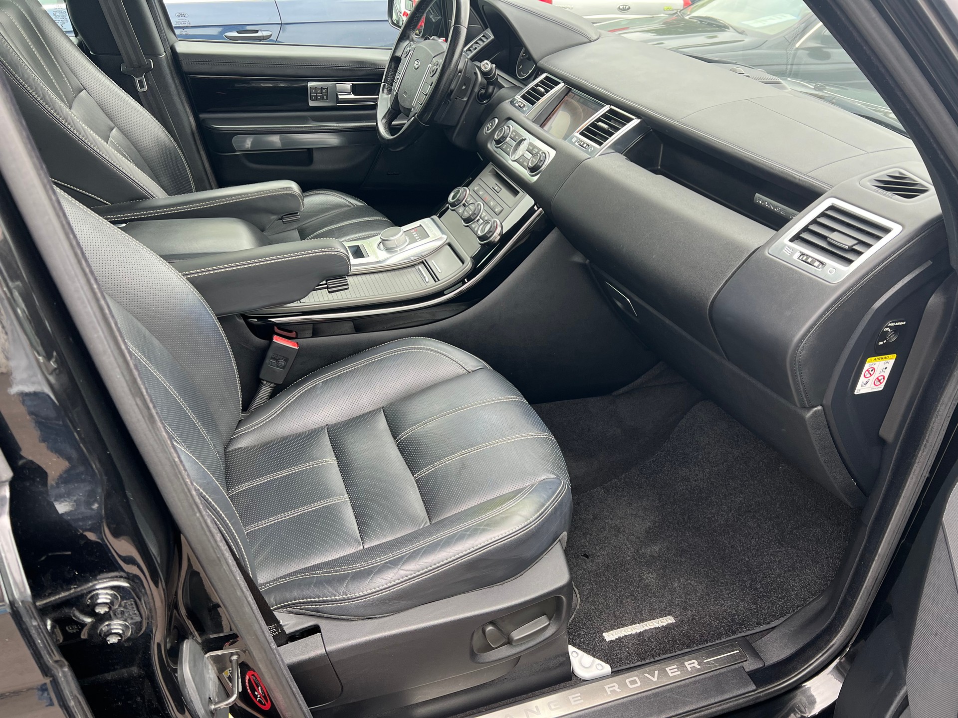 LAND ROVER Range Rover Sport 3.0 TDV6 Automatic-image-9