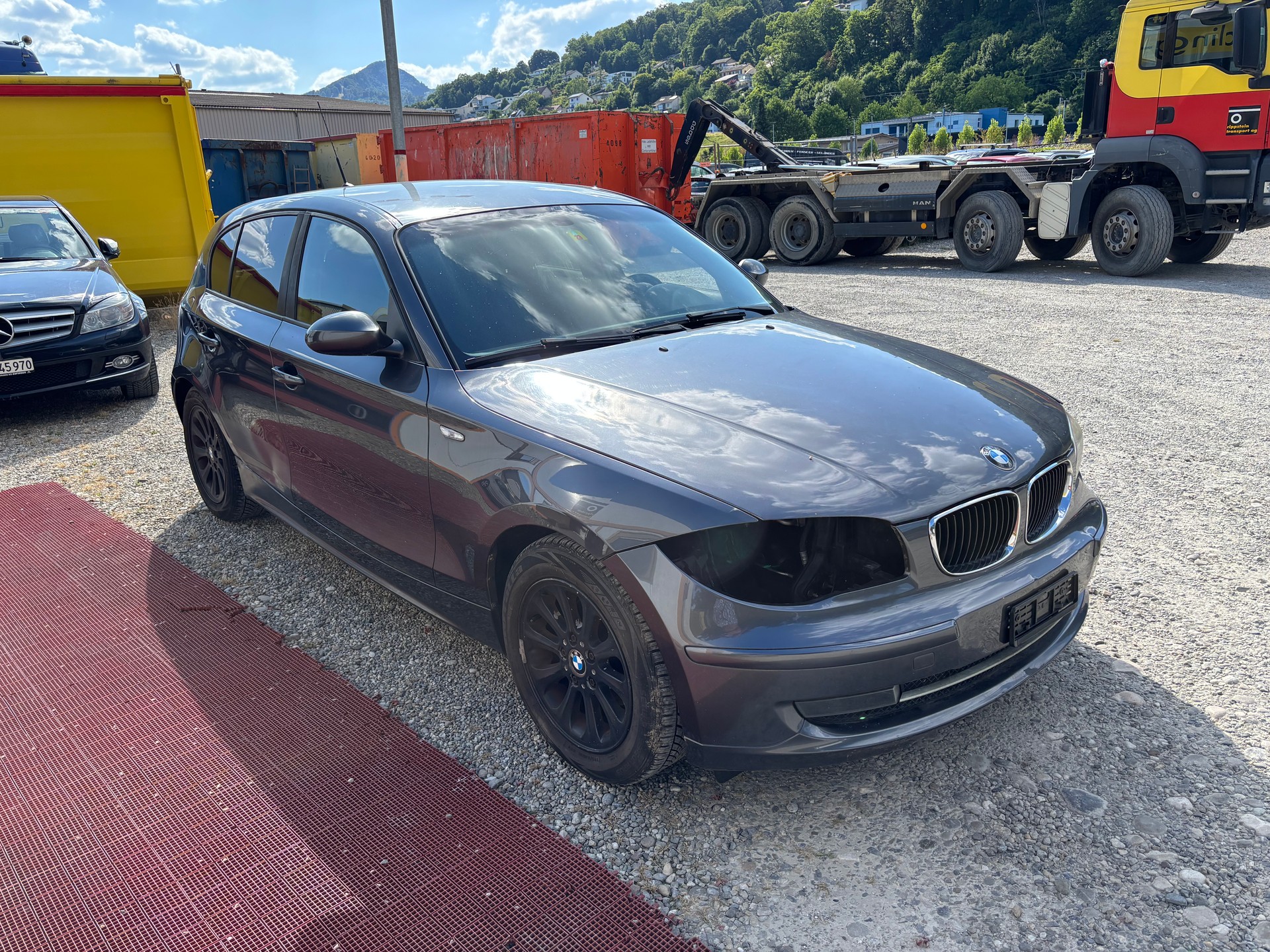 BMW 118d-image-1
