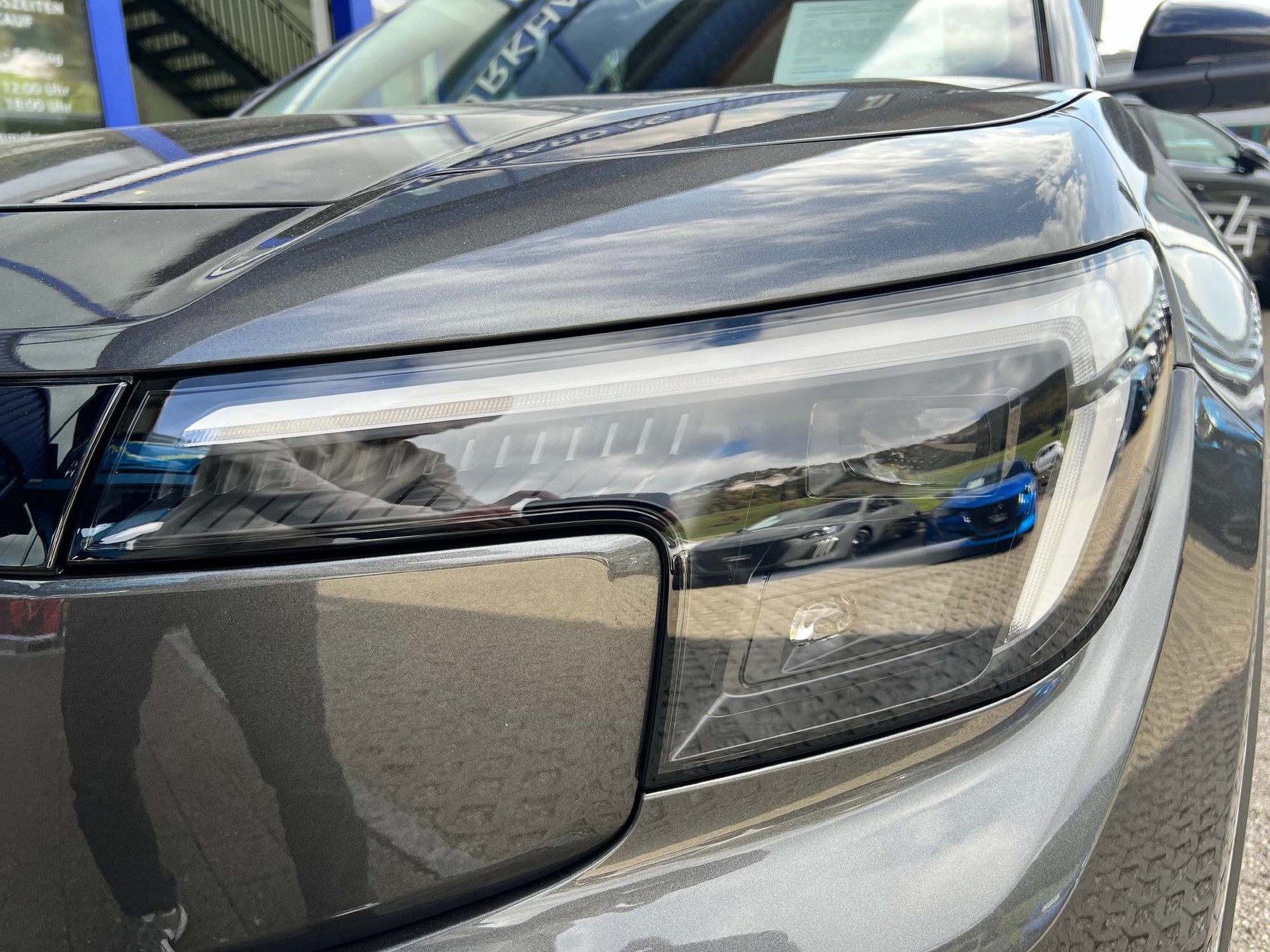 FORD Explorer Extended Range Premium AWD-image-15
