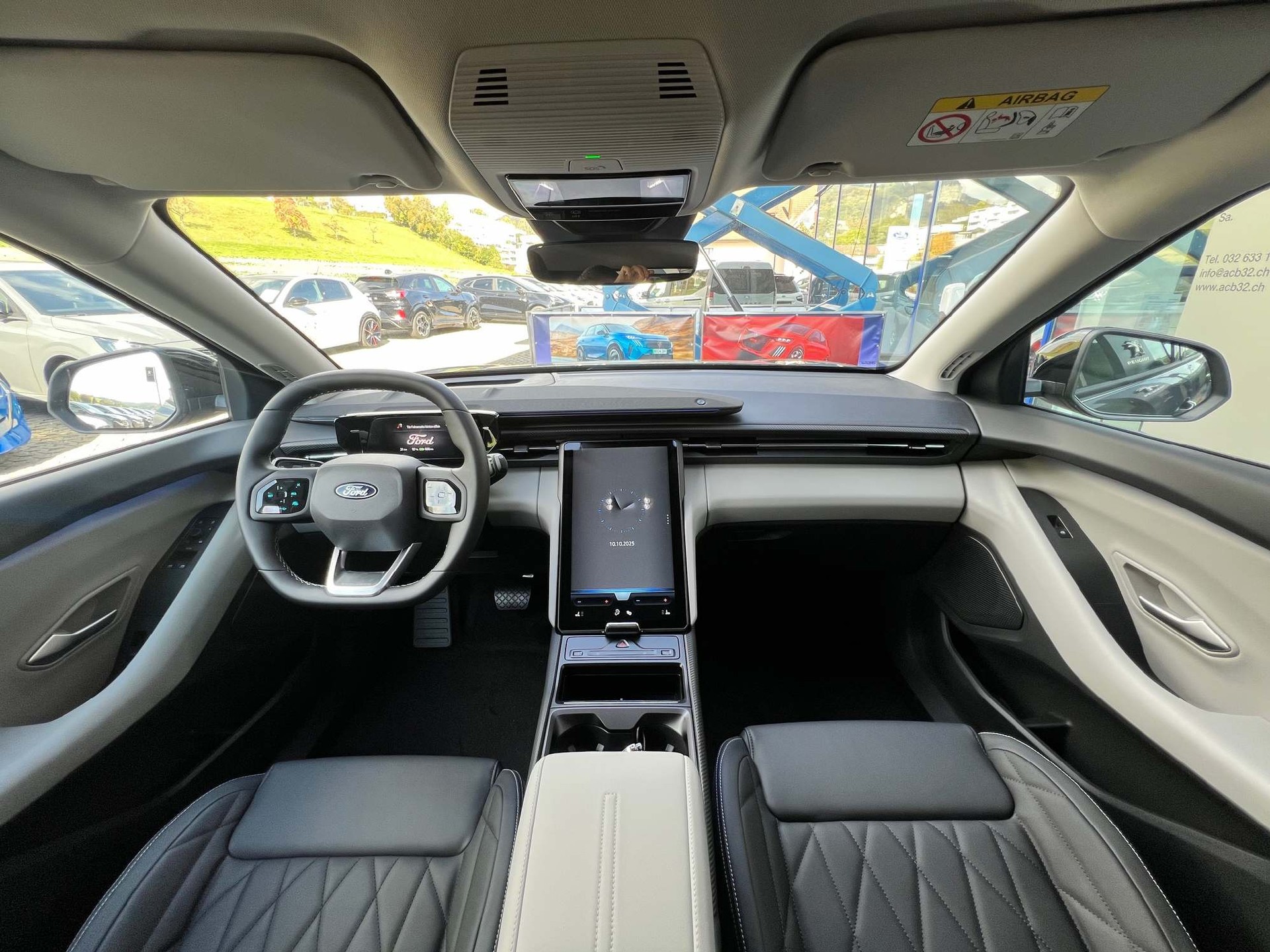 FORD Explorer Extended Range Premium AWD-image-6