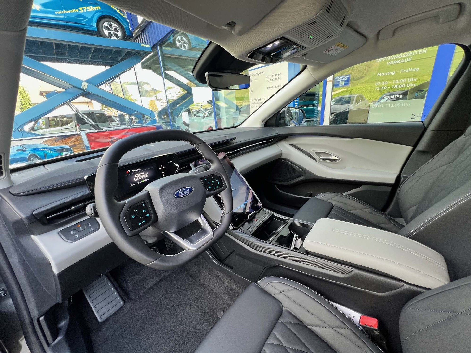 FORD Explorer Extended Range Premium AWD-image-7