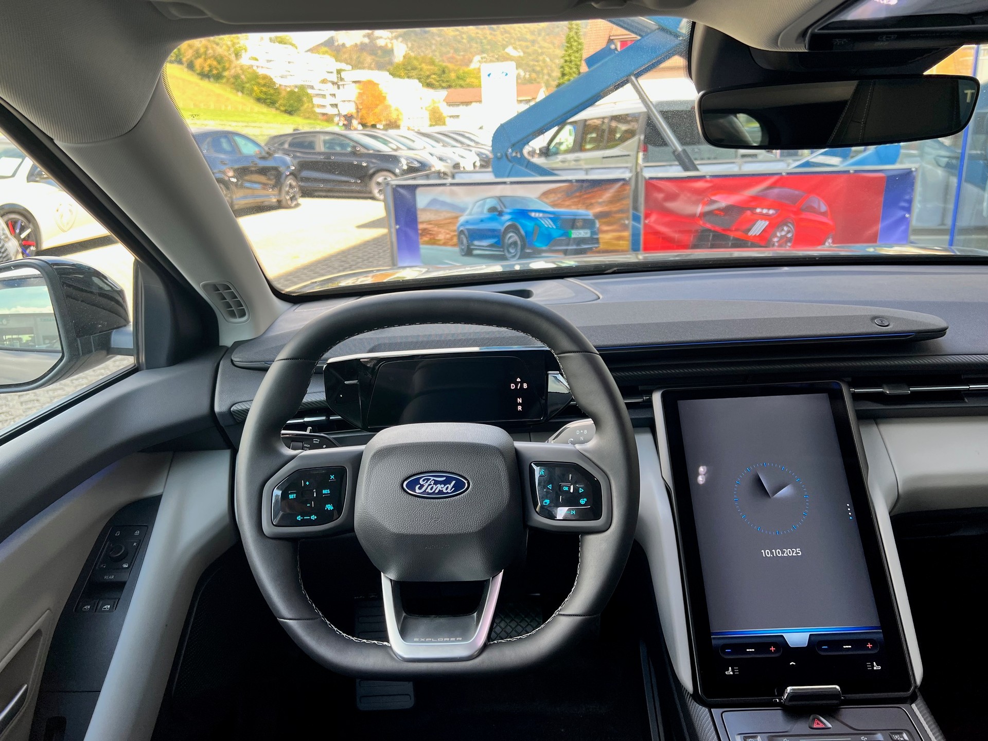 FORD Explorer Extended Range Premium AWD-image-4