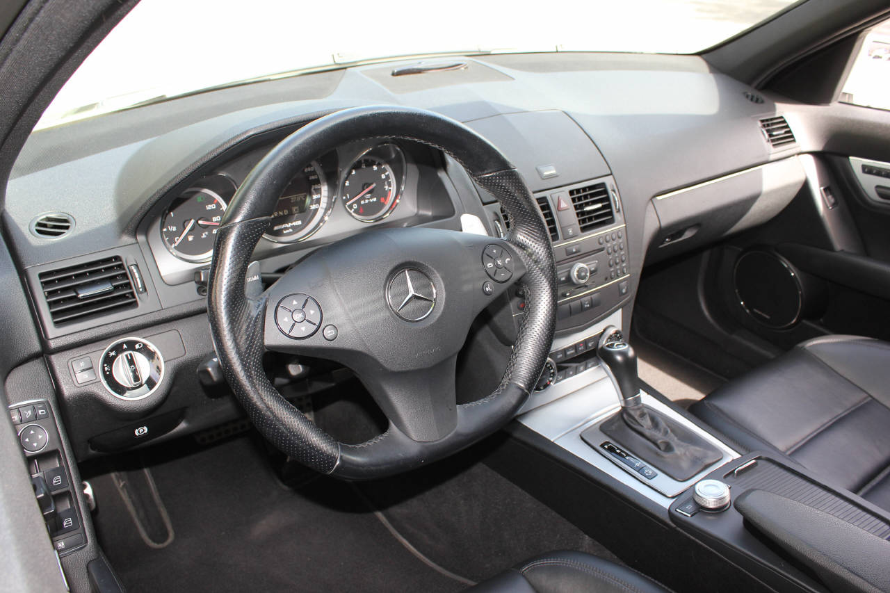 MERCEDES-BENZ C 63 V8 AMG Kombi-image-5