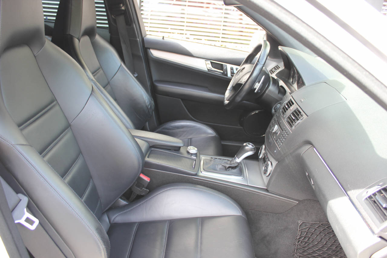 MERCEDES-BENZ C 63 V8 AMG Kombi-image-8