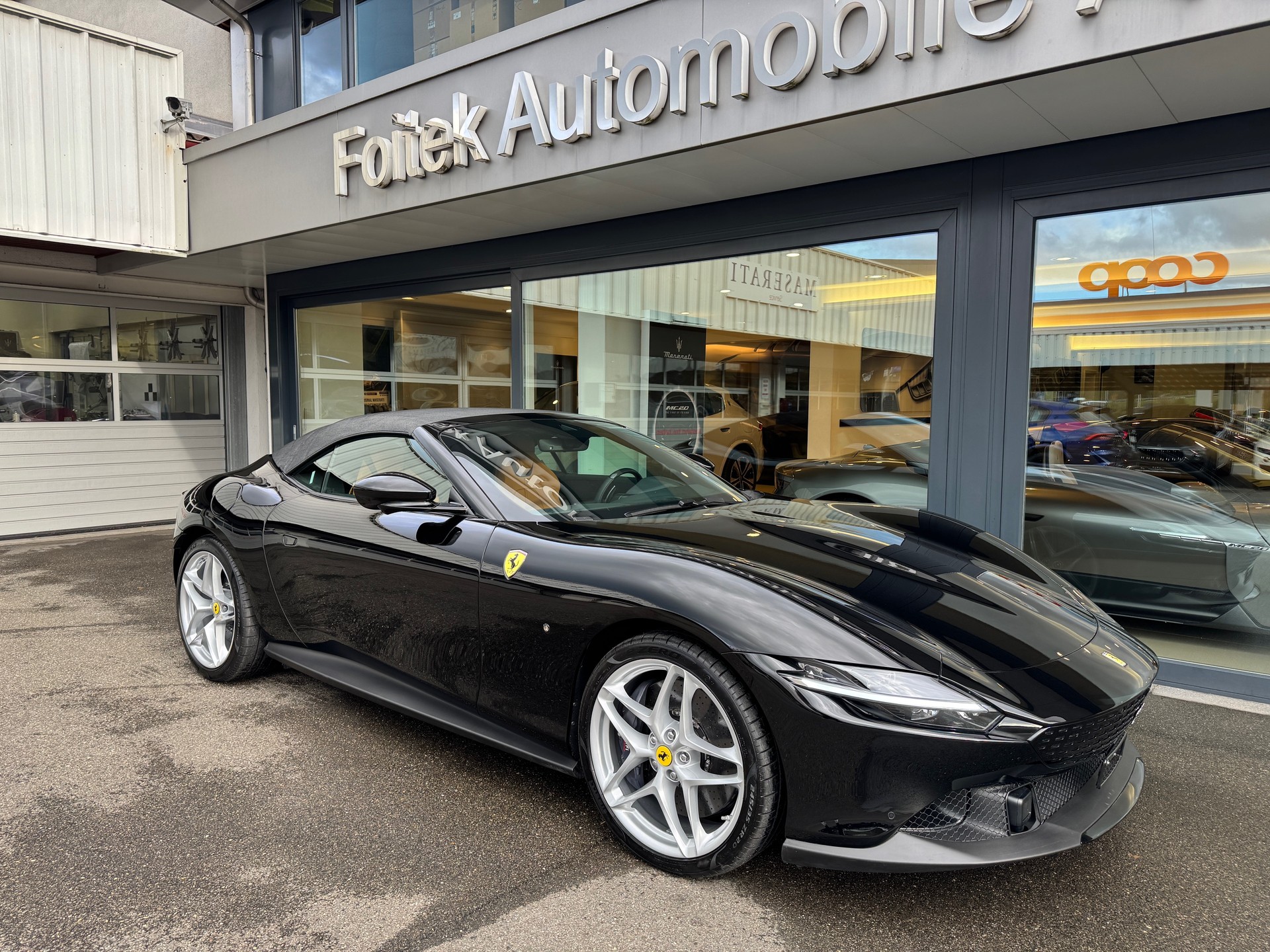 FERRARI Roma 3.9 V8 T Spider-image-14