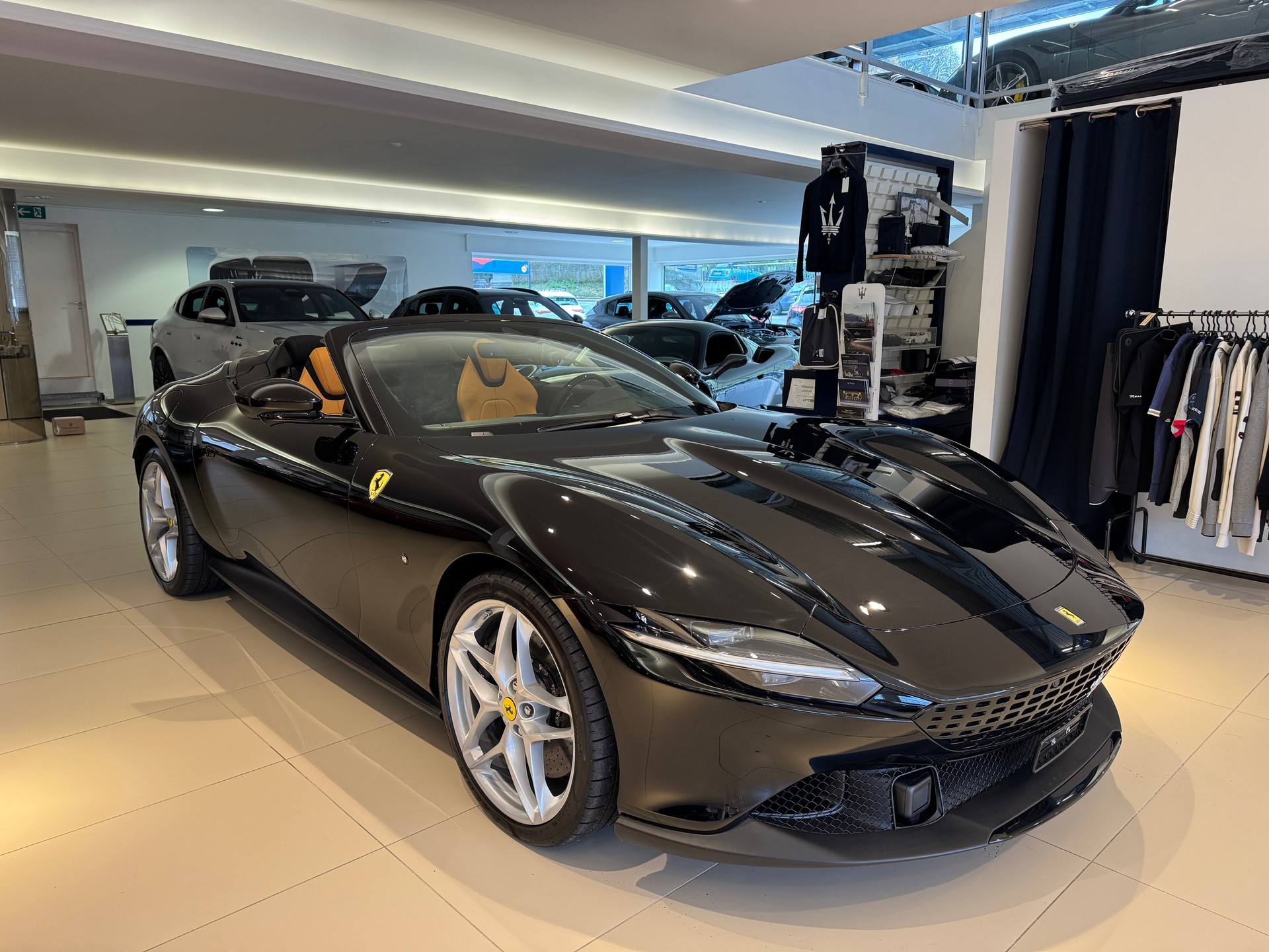 FERRARI Roma 3.9 V8 T Spider-image-18