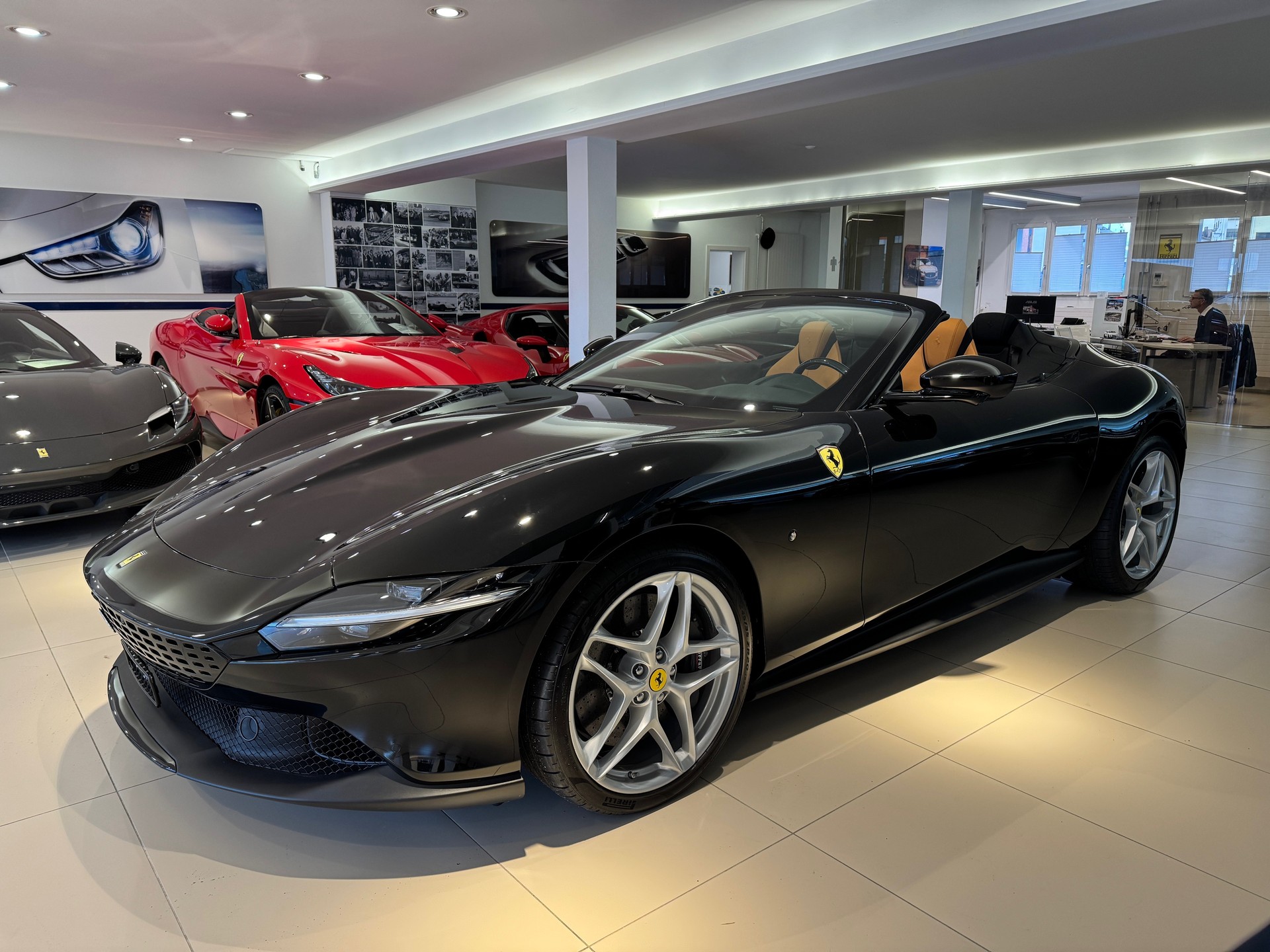 FERRARI Roma 3.9 V8 T Spider-image-24