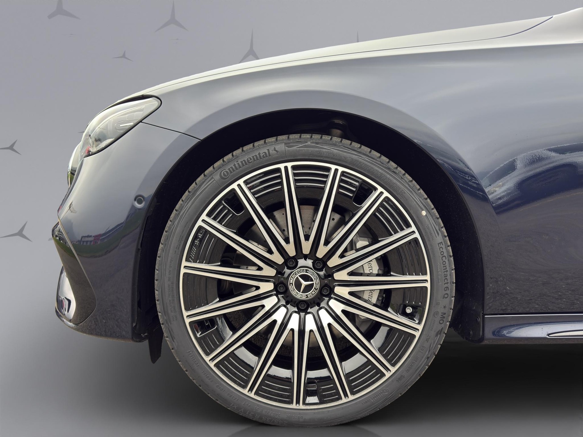 MERCEDES-BENZ E 220 d AMG Line 4matic Kombi-image-19