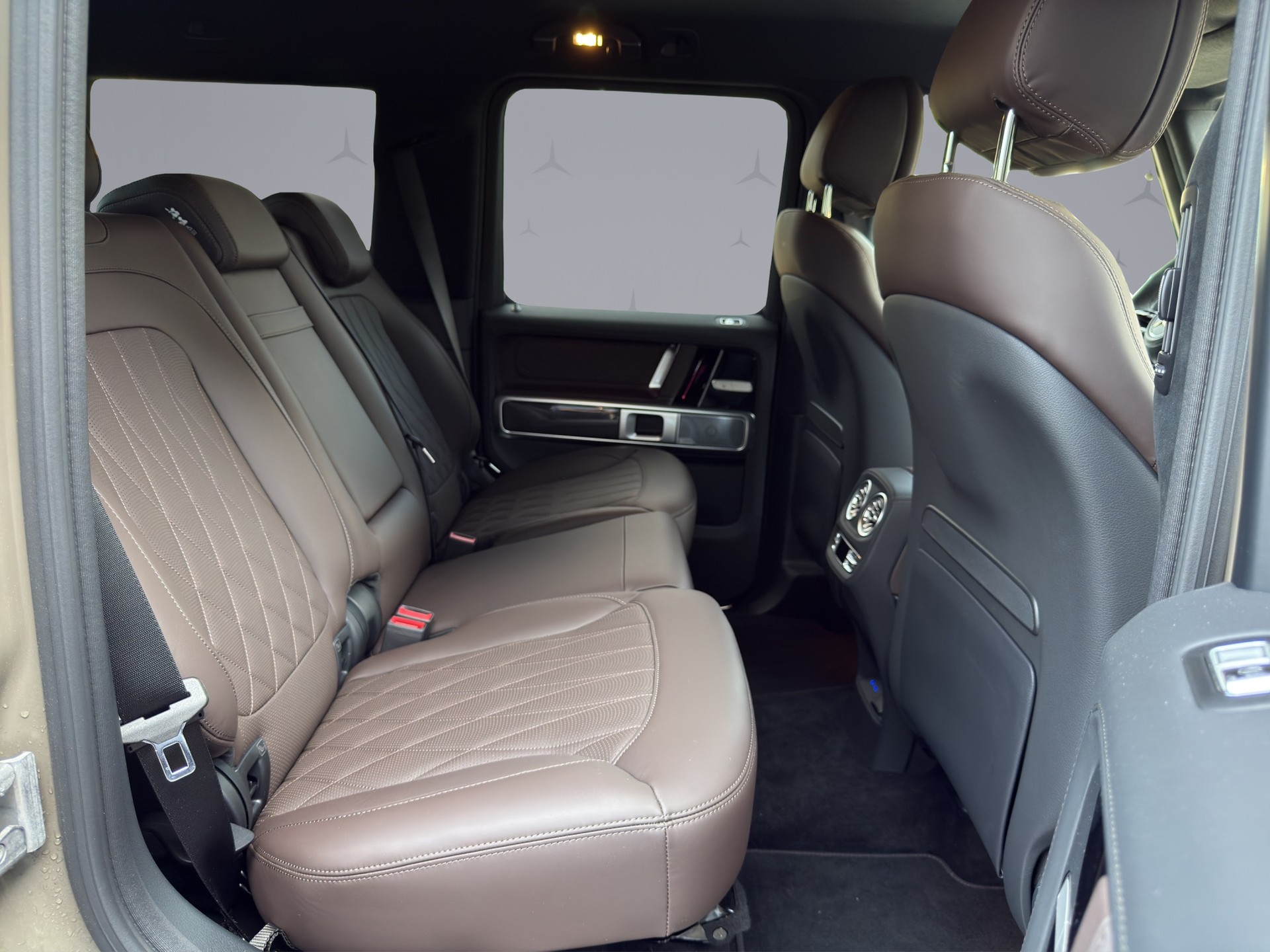 MERCEDES-BENZ G 63 AMG-image-14