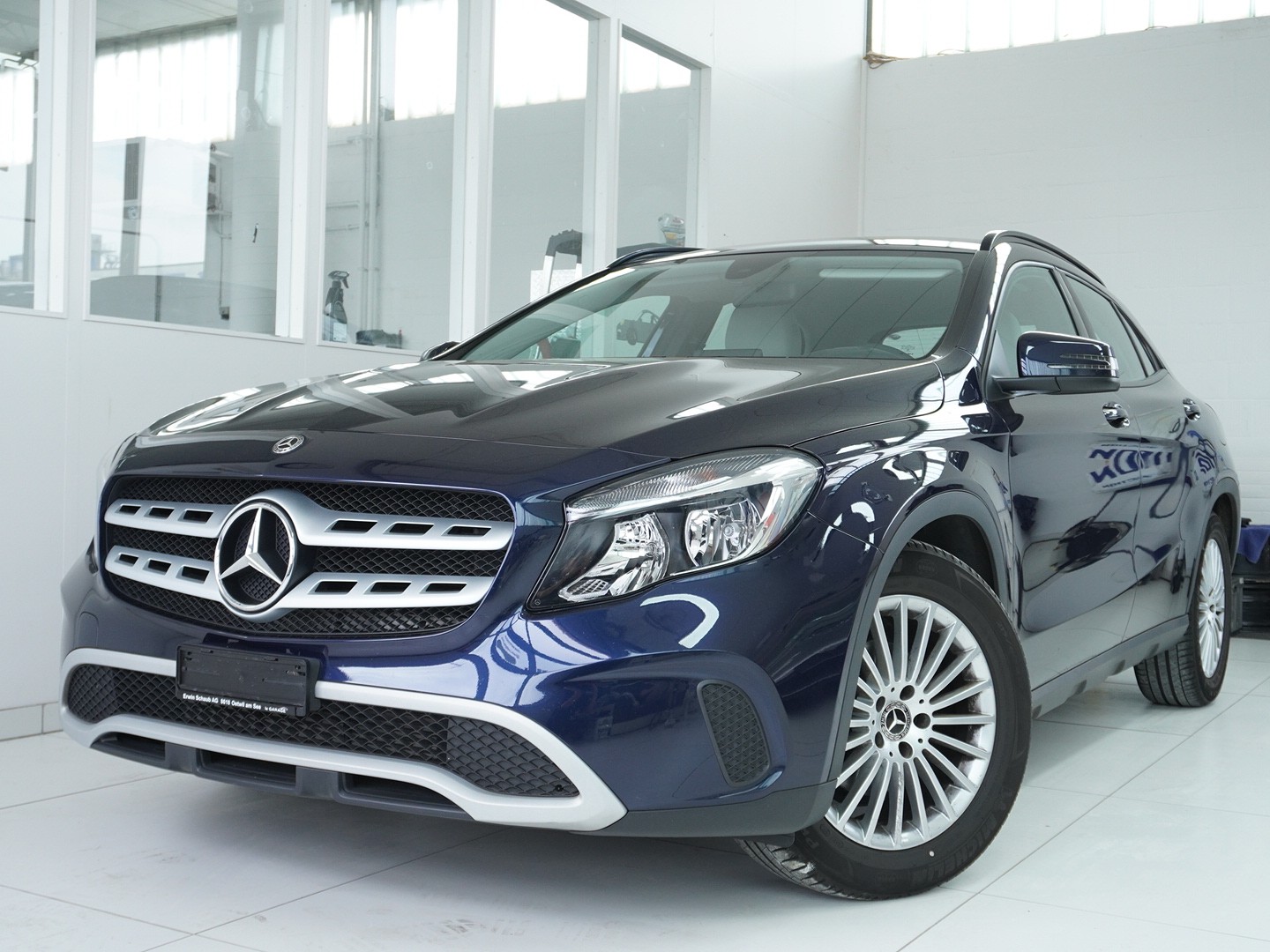 MERCEDES-BENZ GLA 180 7G-Tronic-image-0