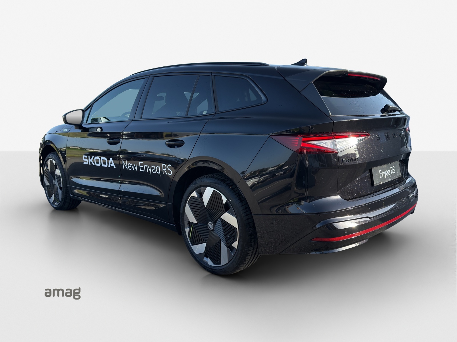 SKODA Enyaq 4x4 RS-image-2