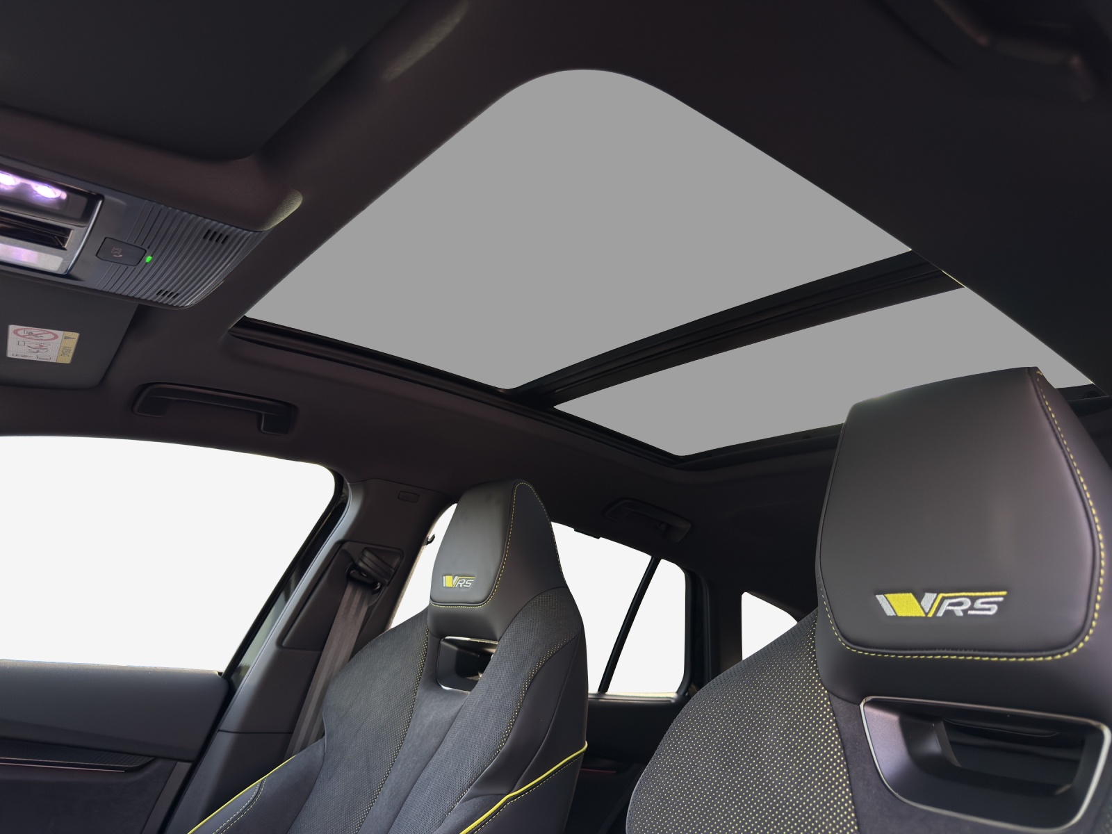 SKODA Enyaq 4x4 RS-image-13