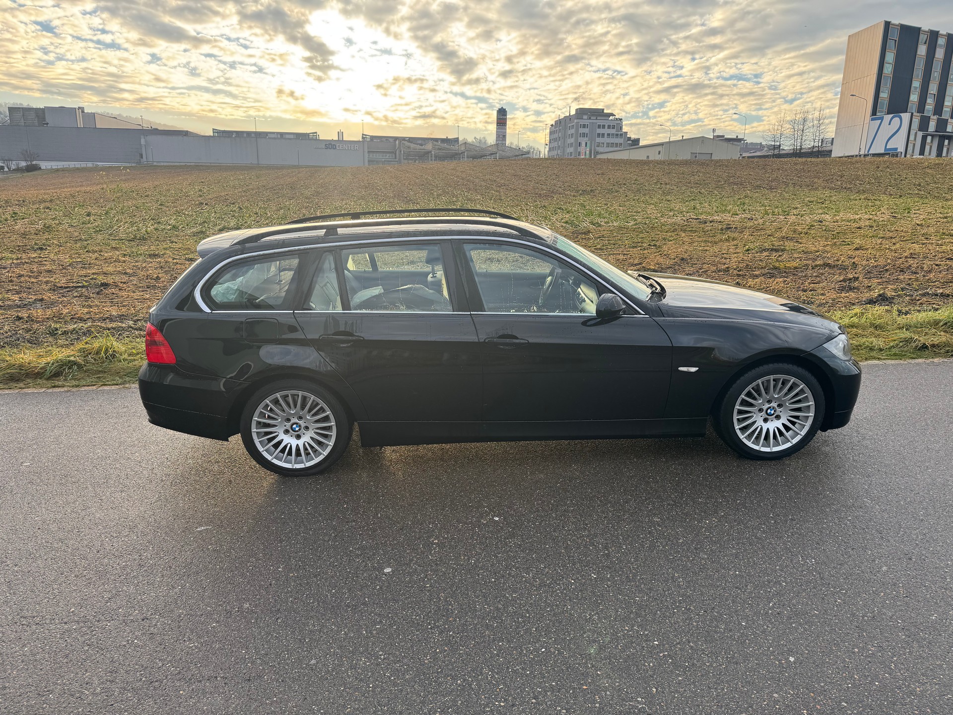 BMW 325xi Touring more4you-image-4