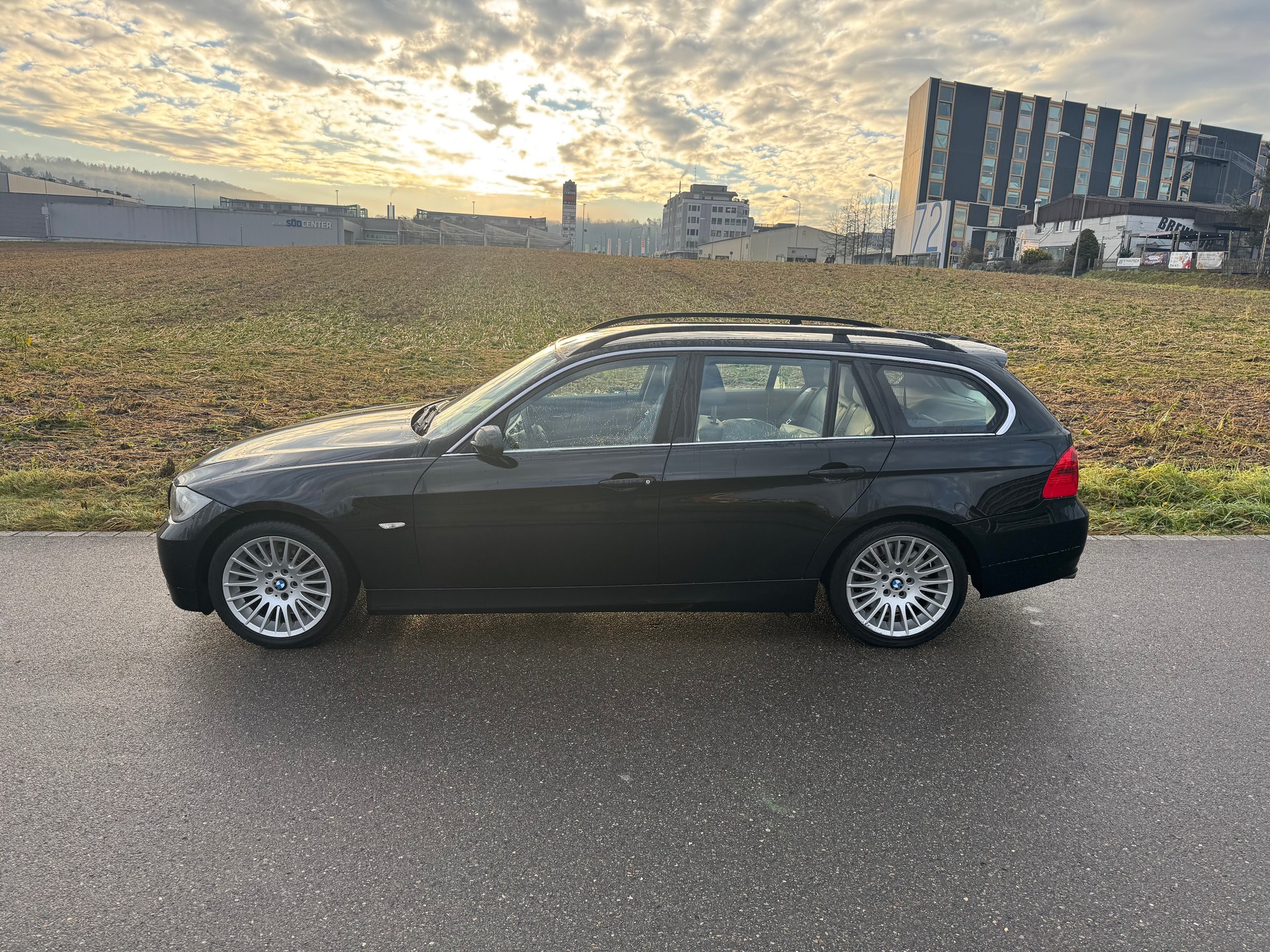 BMW 325xi Touring more4you-image-7
