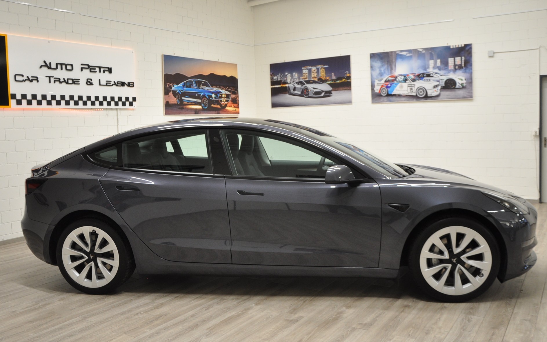 TESLA Model 3 Long Range Dual Motor AWD-image-4