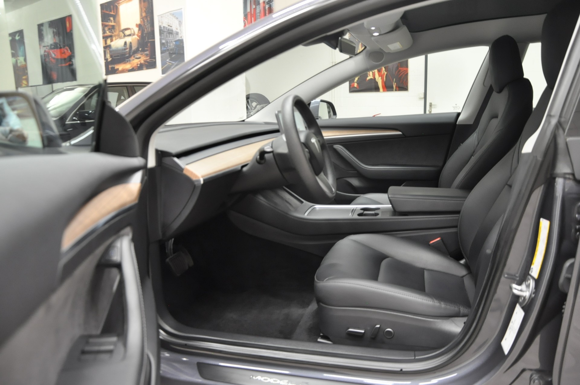 TESLA Model 3 Long Range Dual Motor AWD-image-8