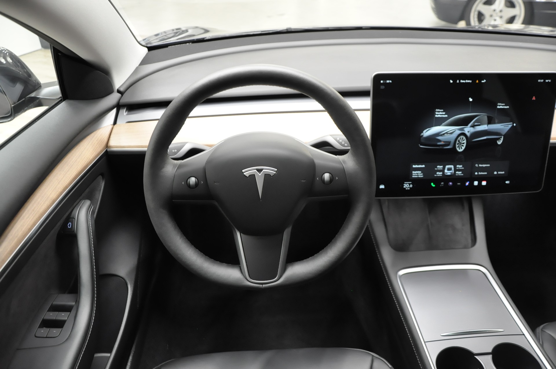 TESLA Model 3 Long Range Dual Motor AWD-image-16