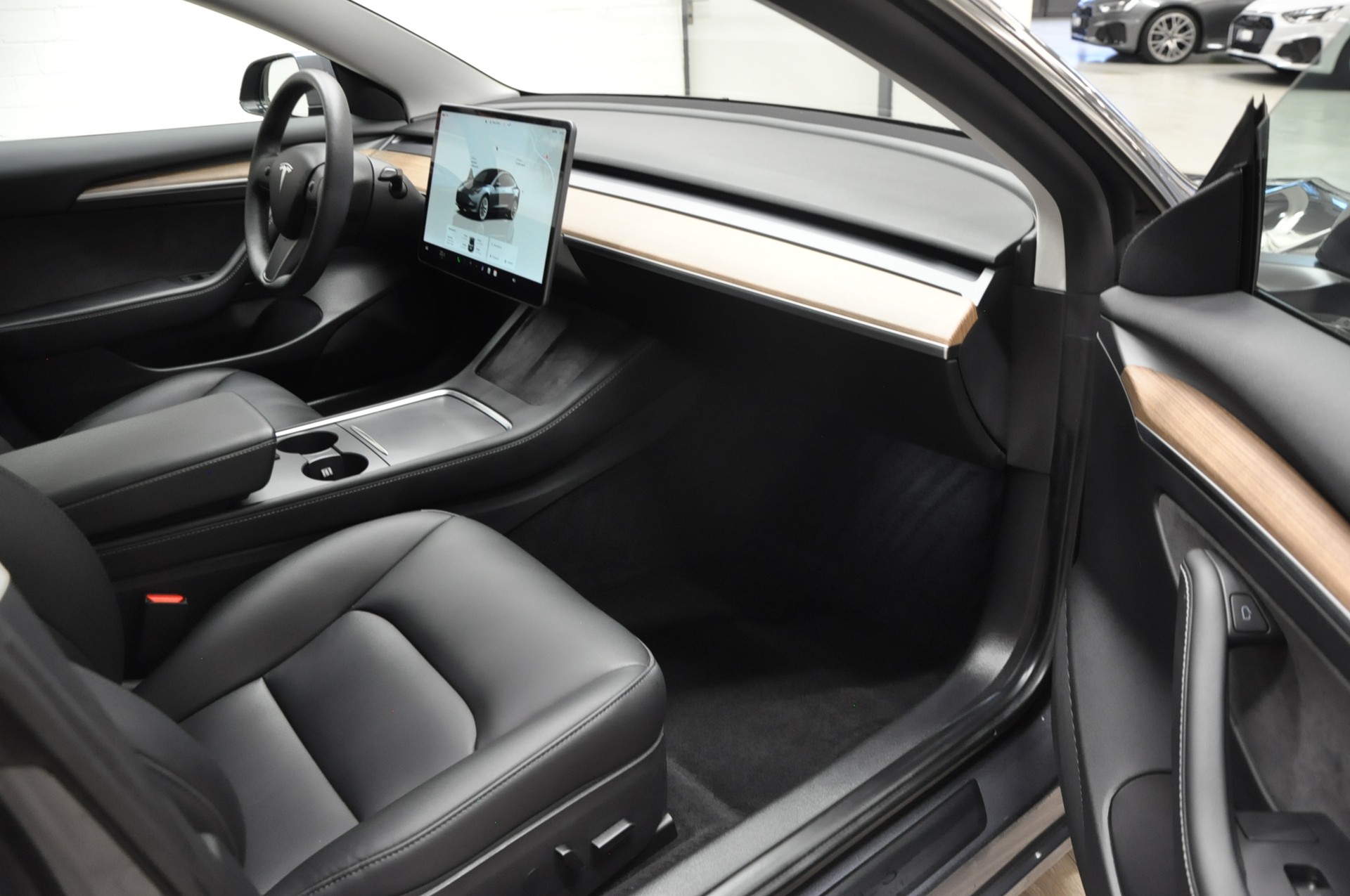TESLA Model 3 Long Range Dual Motor AWD-image-12