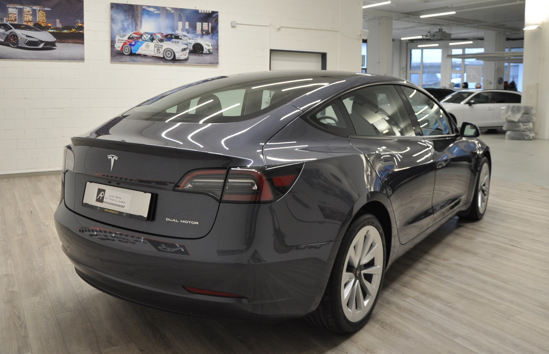 TESLA Model 3 Long Range Dual Motor AWD-image-3