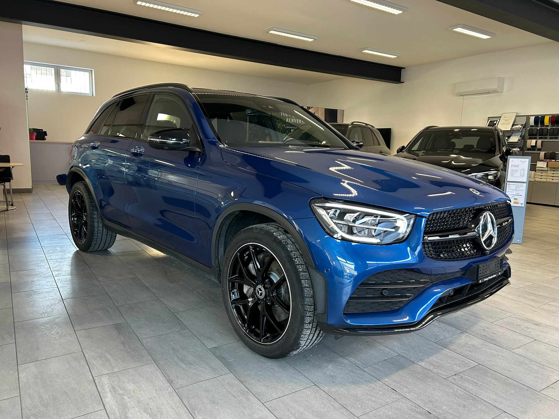MERCEDES-BENZ GLC 300 e AMG Line Plus 4Matic 9G-Tronic-image-0