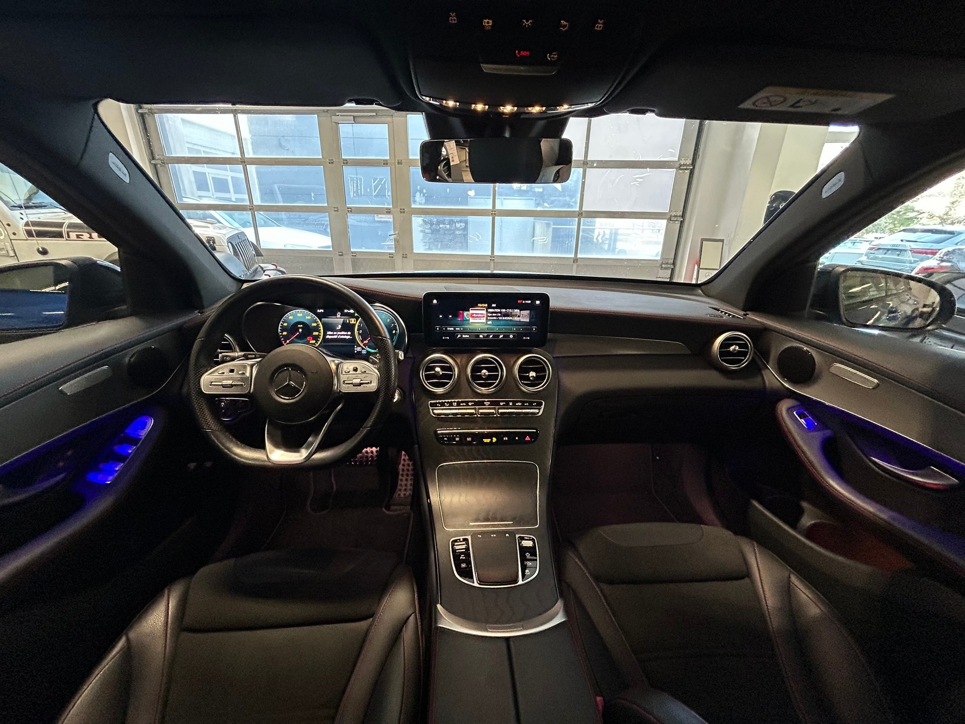 MERCEDES-BENZ GLC 300 e AMG Line Plus 4Matic 9G-Tronic-image-7