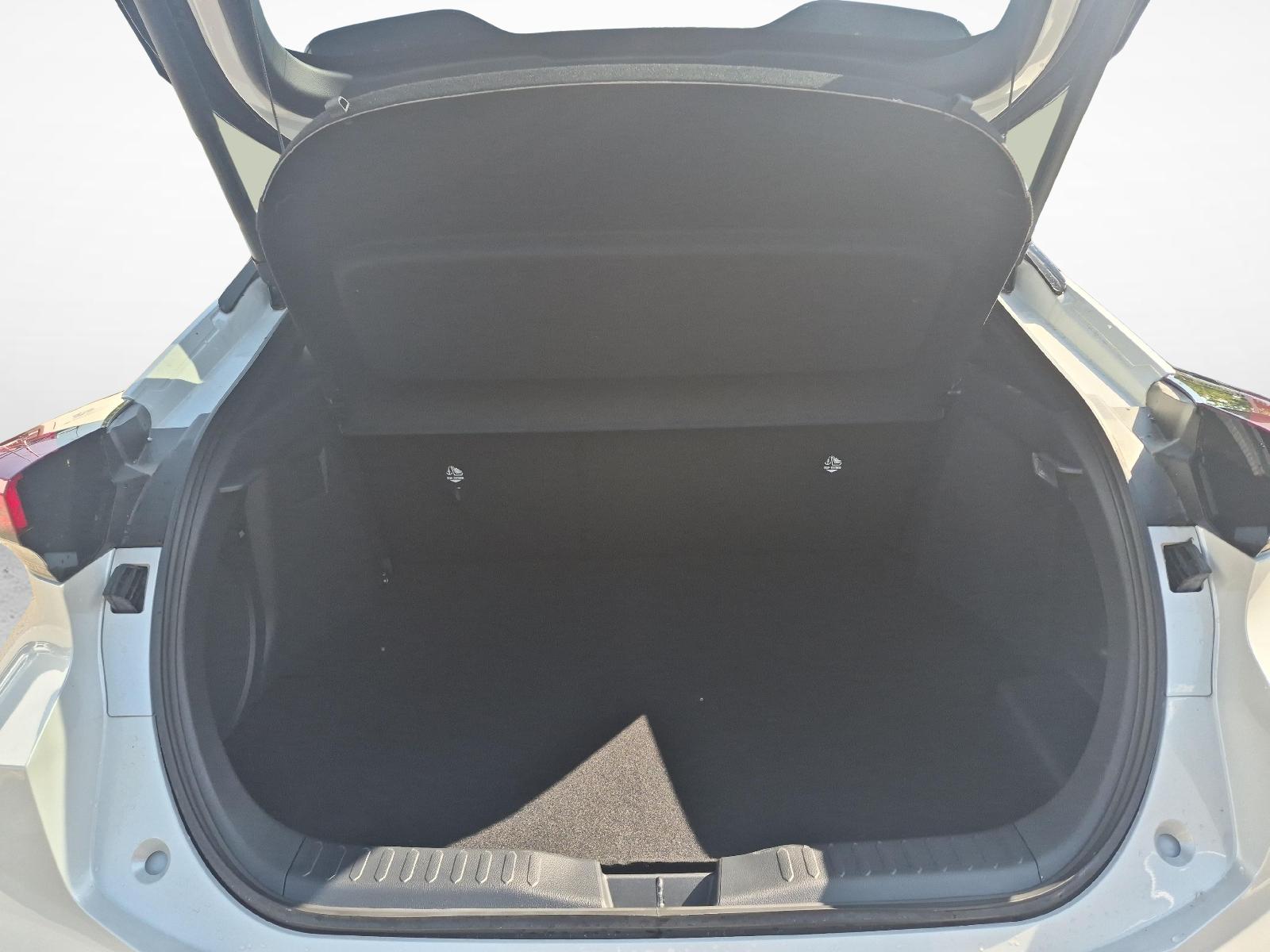 TOYOTA C-HR 2.0 PHEV GR Sport-image-12