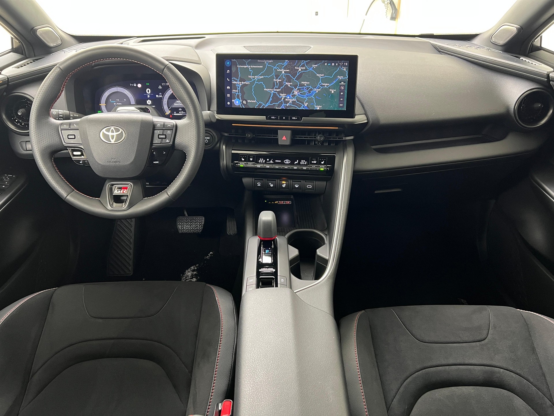 TOYOTA C-HR 2.0 PHEV GR Sport / Jetzt mit attraktivem 1.99% Leasing-image-9