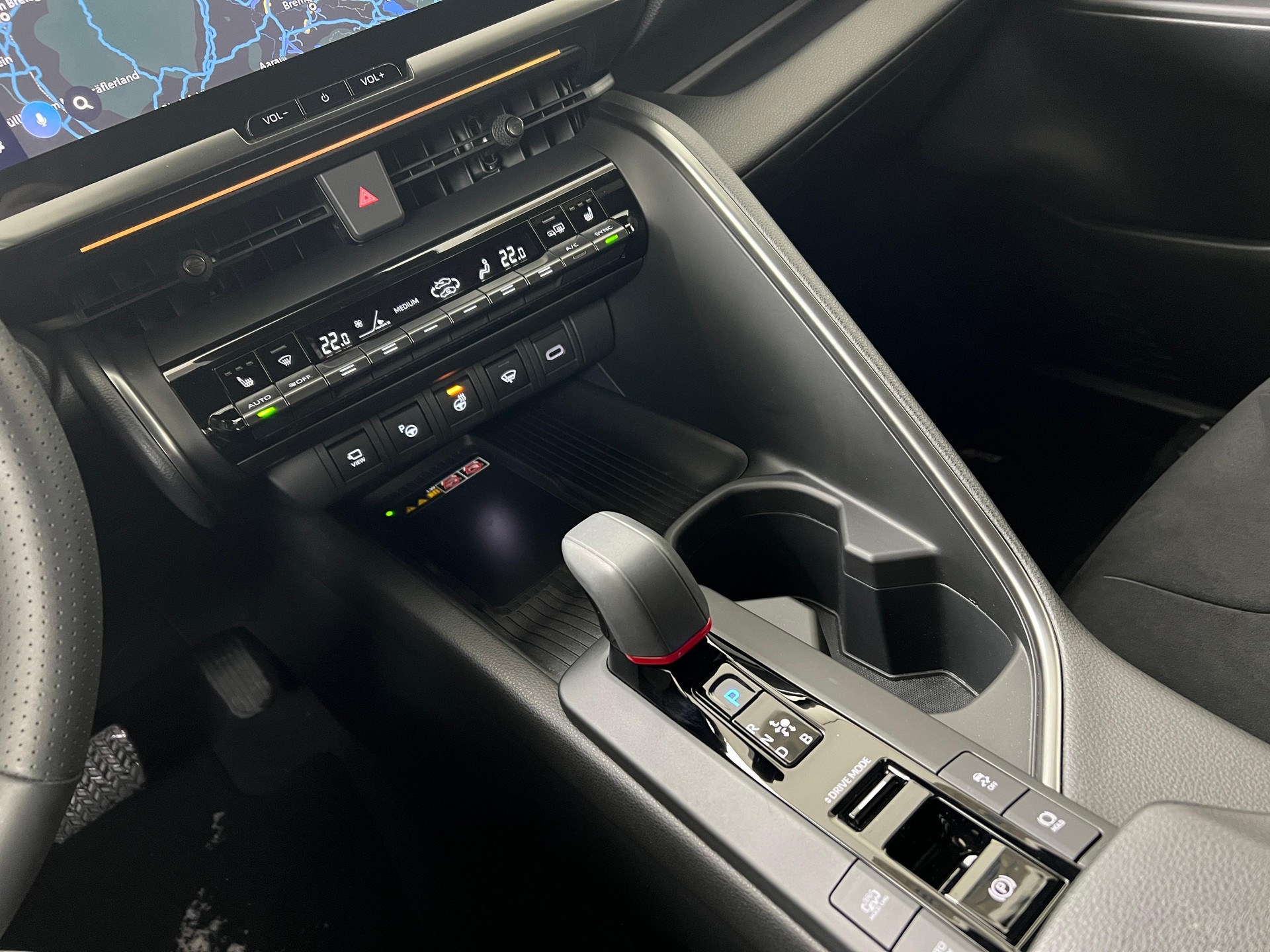 TOYOTA C-HR 2.0 PHEV GR Sport-image-13