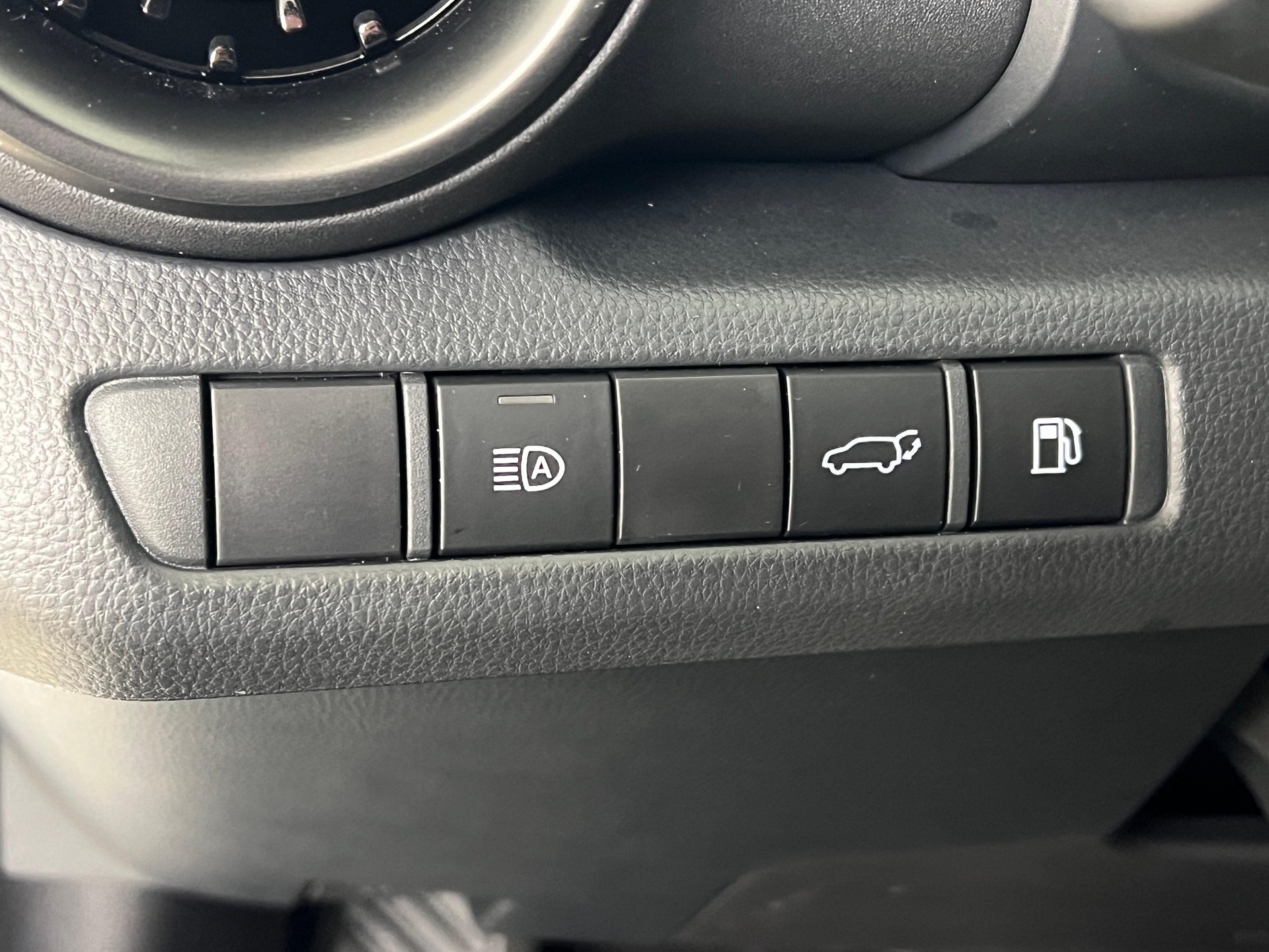 TOYOTA C-HR 2.0 PHEV GR Sport / Jetzt mit attraktivem 1.99% Leasing-image-17