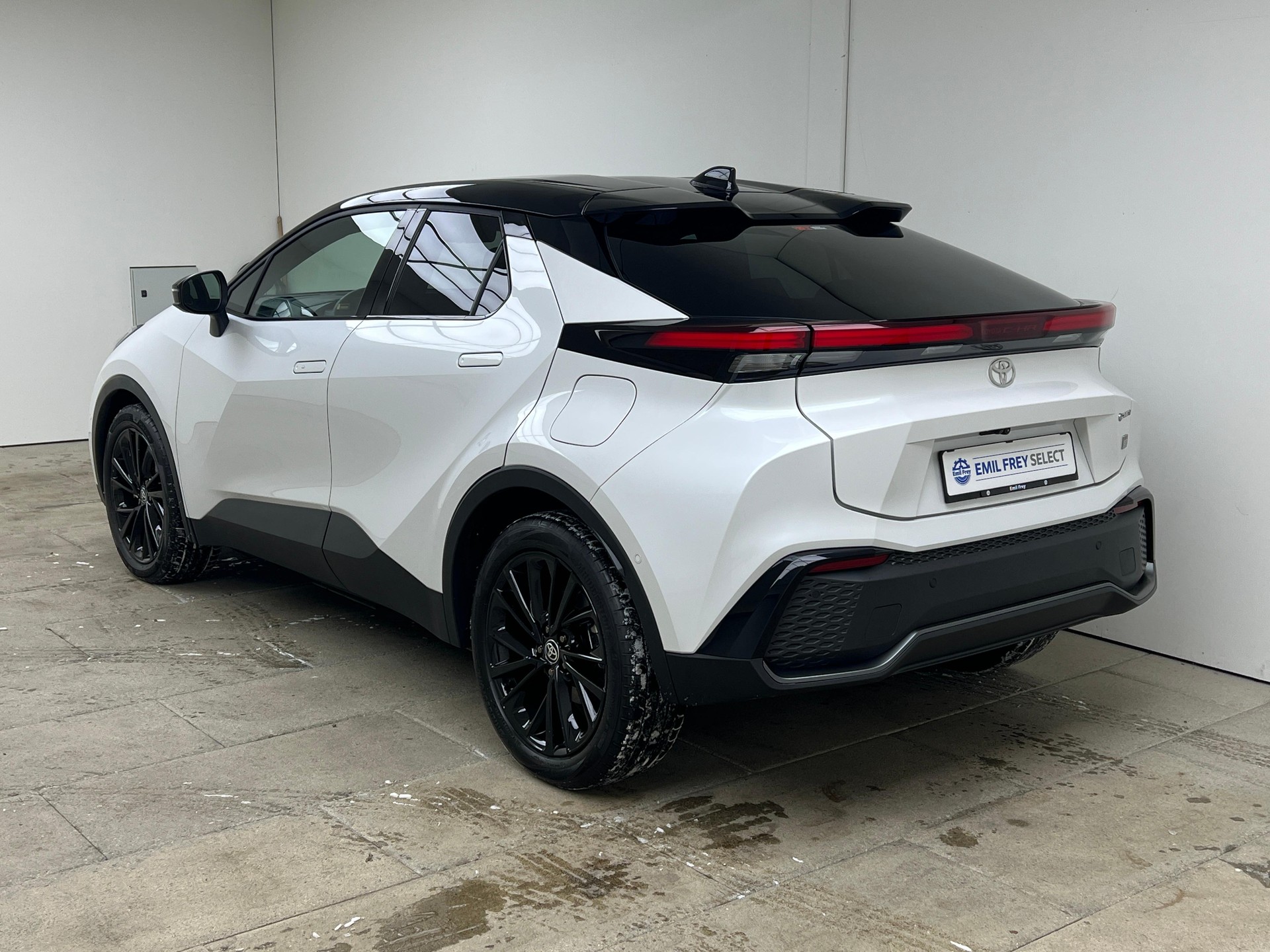 TOYOTA C-HR 2.0 PHEV GR Sport / Jetzt mit attraktivem 1.99% Leasing-image-3