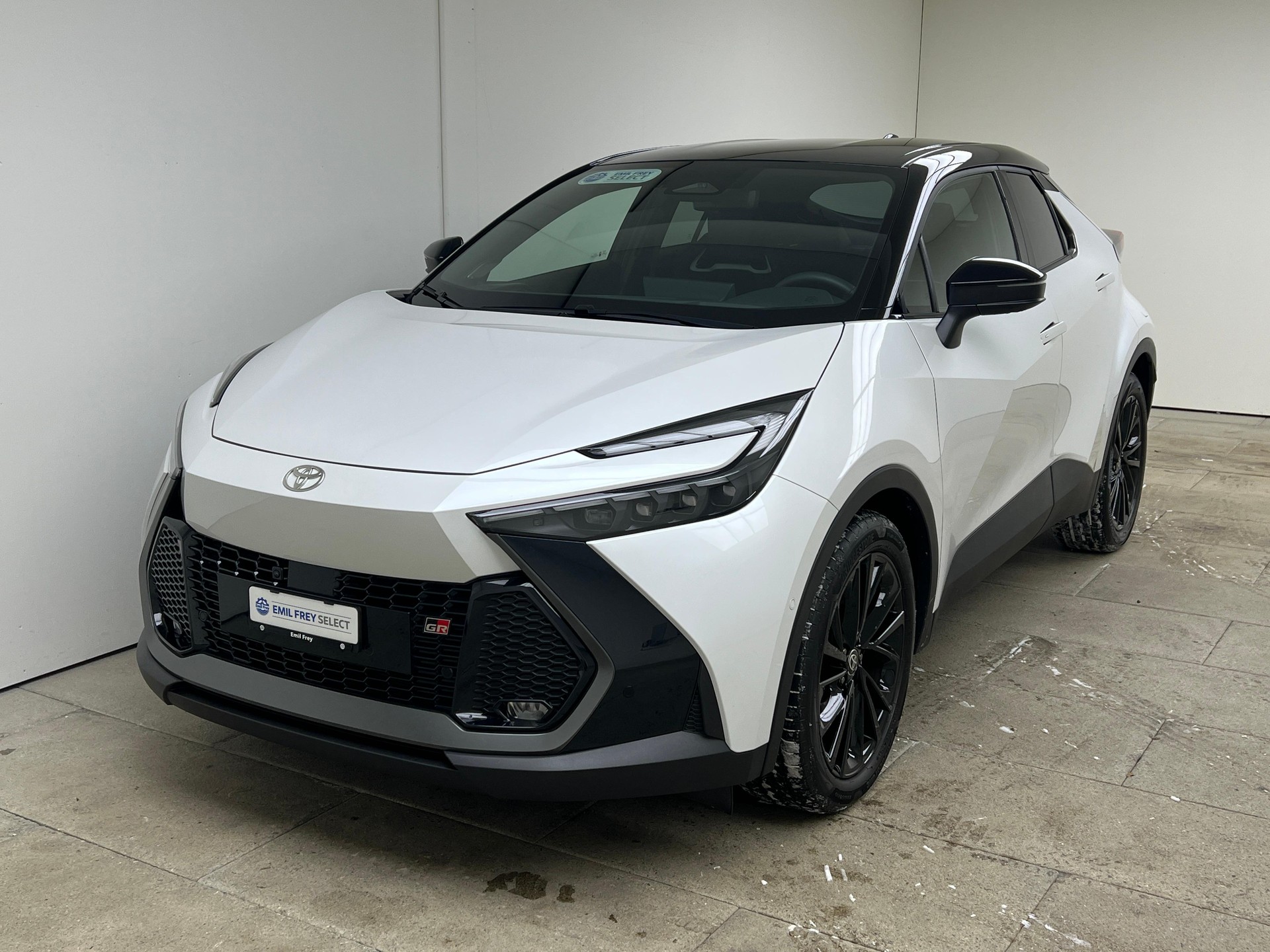 TOYOTA C-HR 2.0 PHEV GR Sport / Jetzt mit attraktivem 1.99% Leasing-image-0