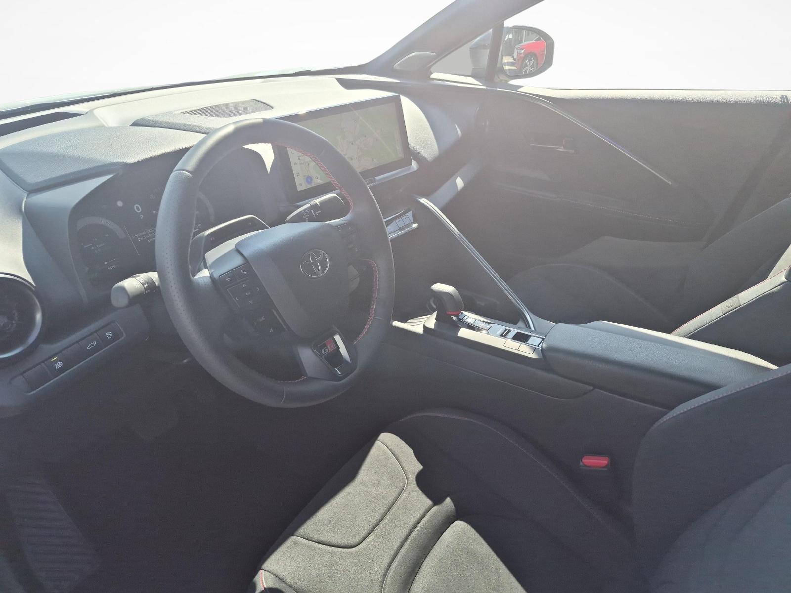 TOYOTA C-HR 2.0 PHEV GR Sport-image-13