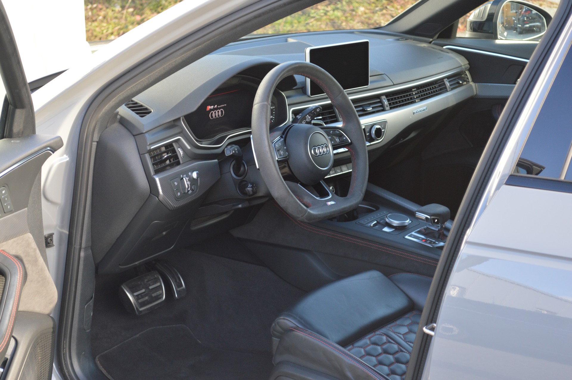 AUDI RS4 Avant 2.9 TFSI quattro tiptronic-image-13