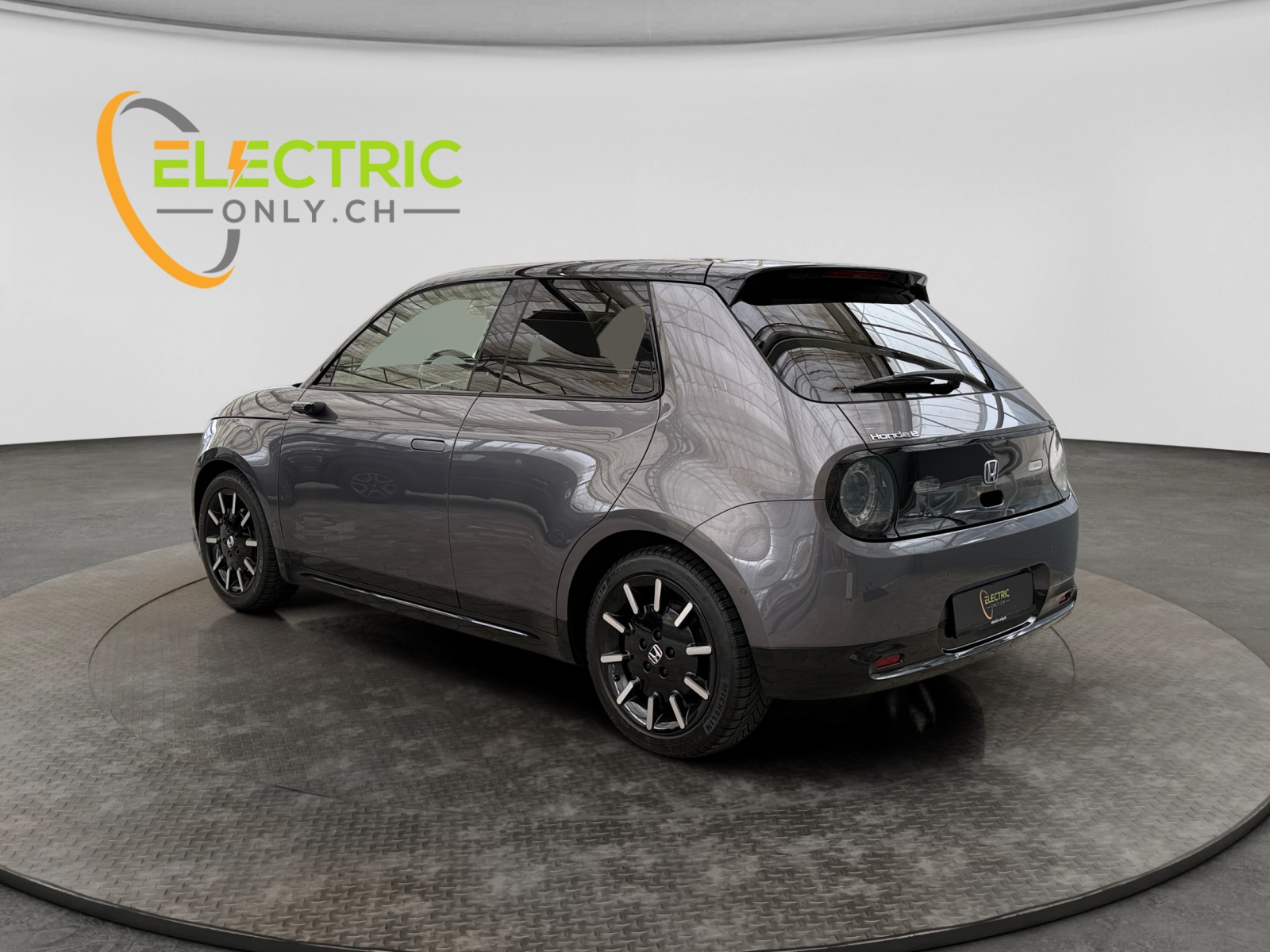 HONDA e Advance-showroom-element-2