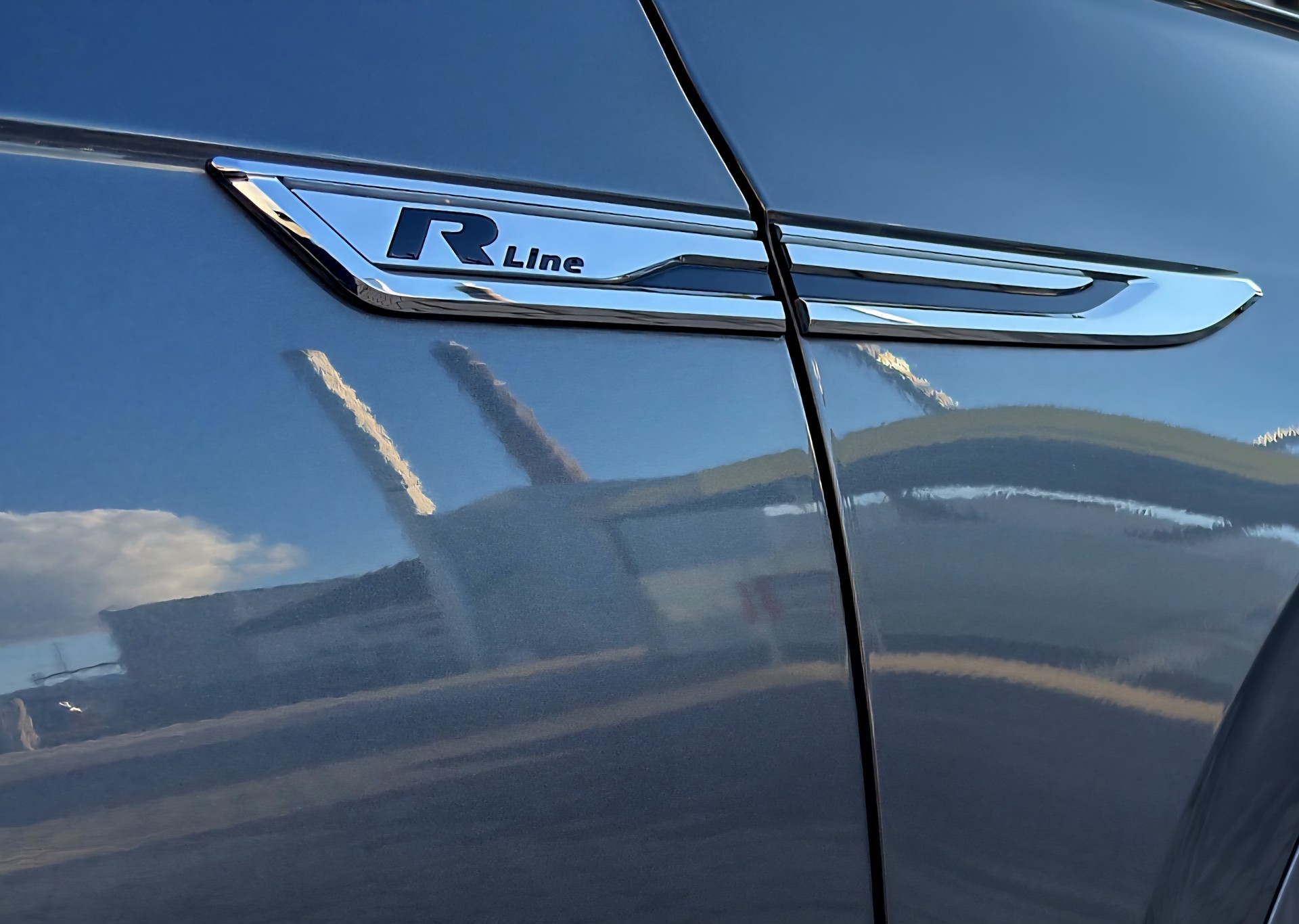 VW Touareg 3.0 V6 TSI R-Line-image-16