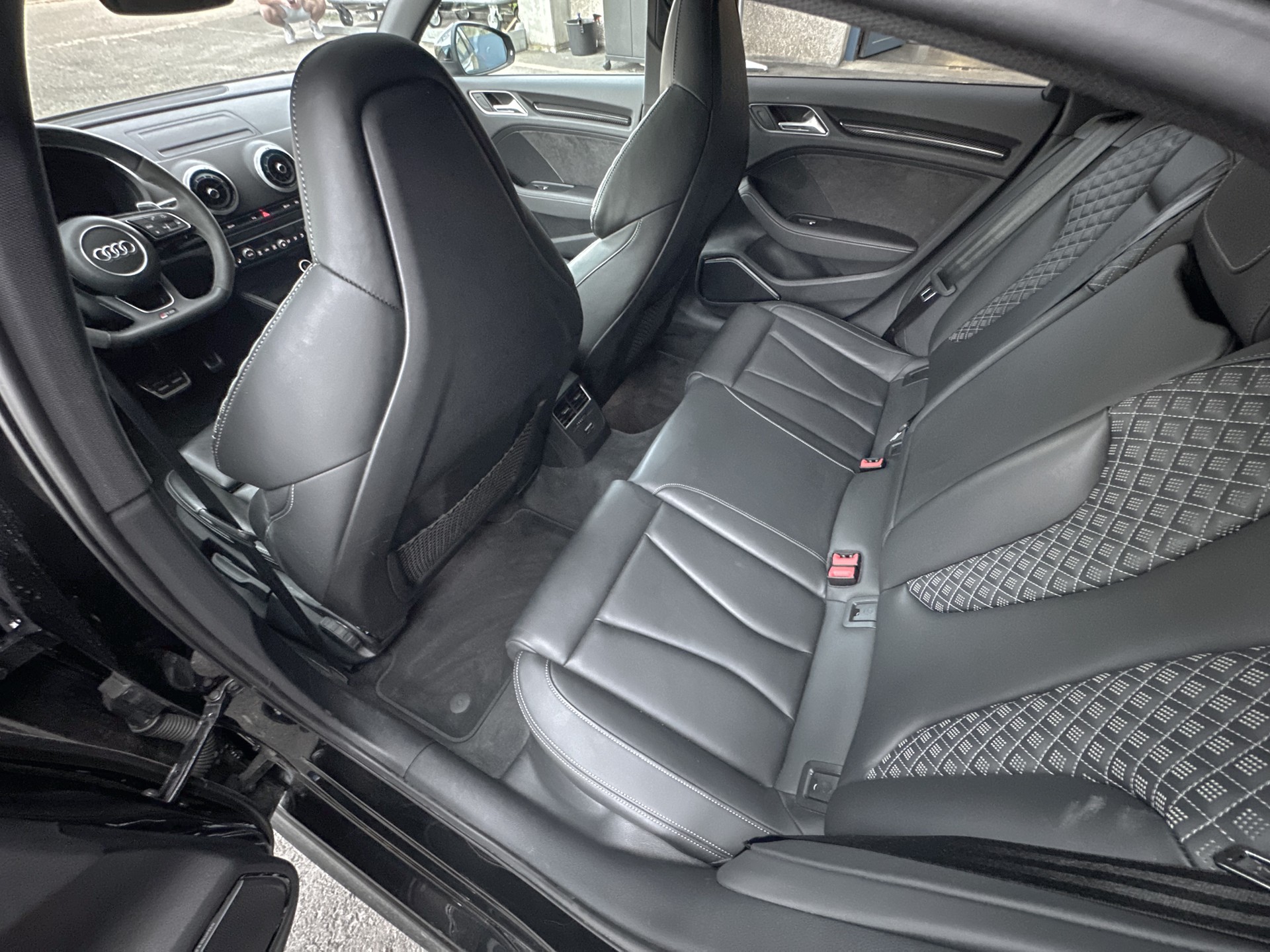 AUDI RS3 Limousine 2.5 TSI quattro S-tronic-image-7