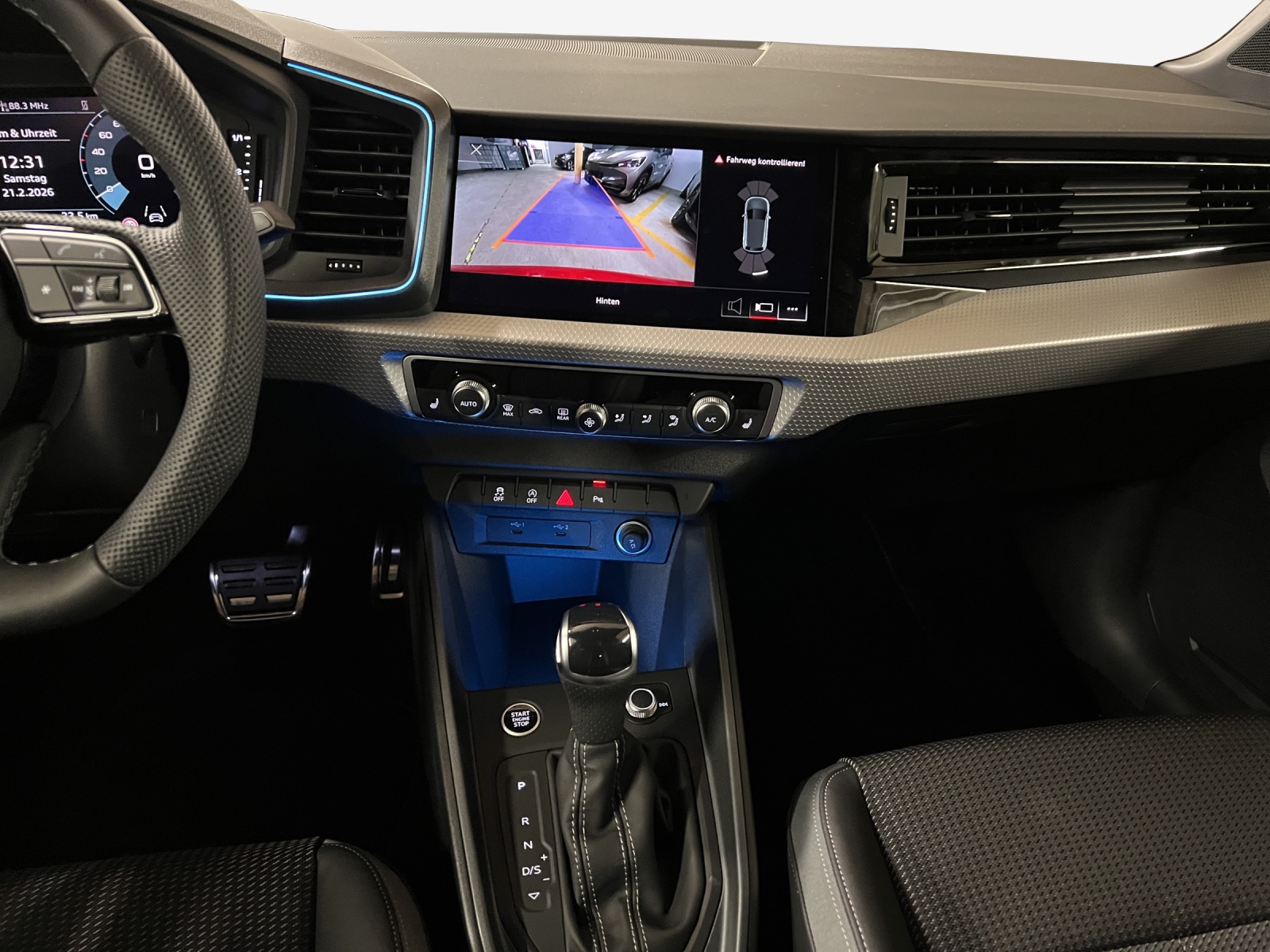 AUDI A1 Sportback 30 TFSI S Line Attraction S-tronic-image-10