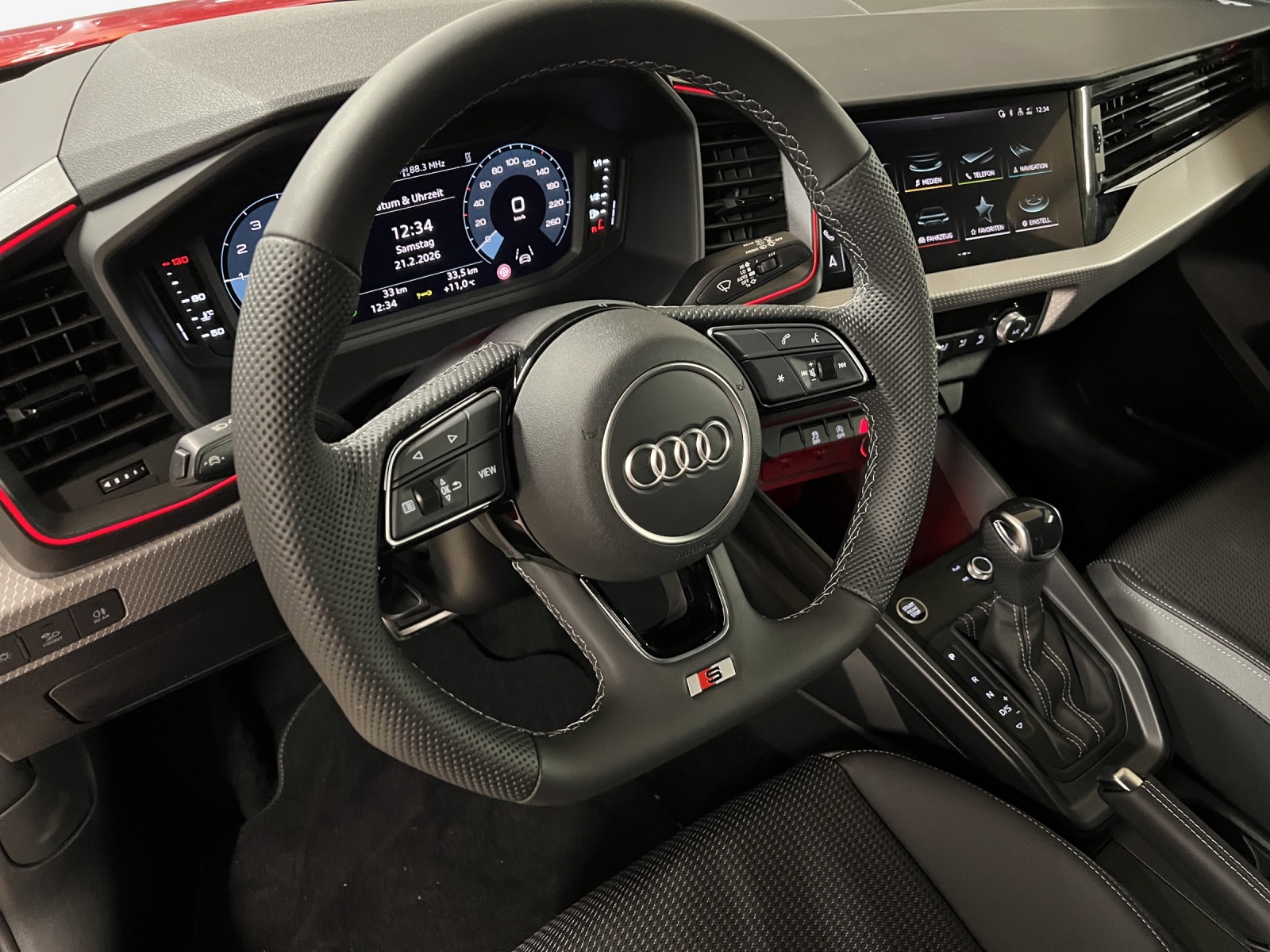 AUDI A1 Sportback 30 TFSI S Line Attraction S-tronic-image-14